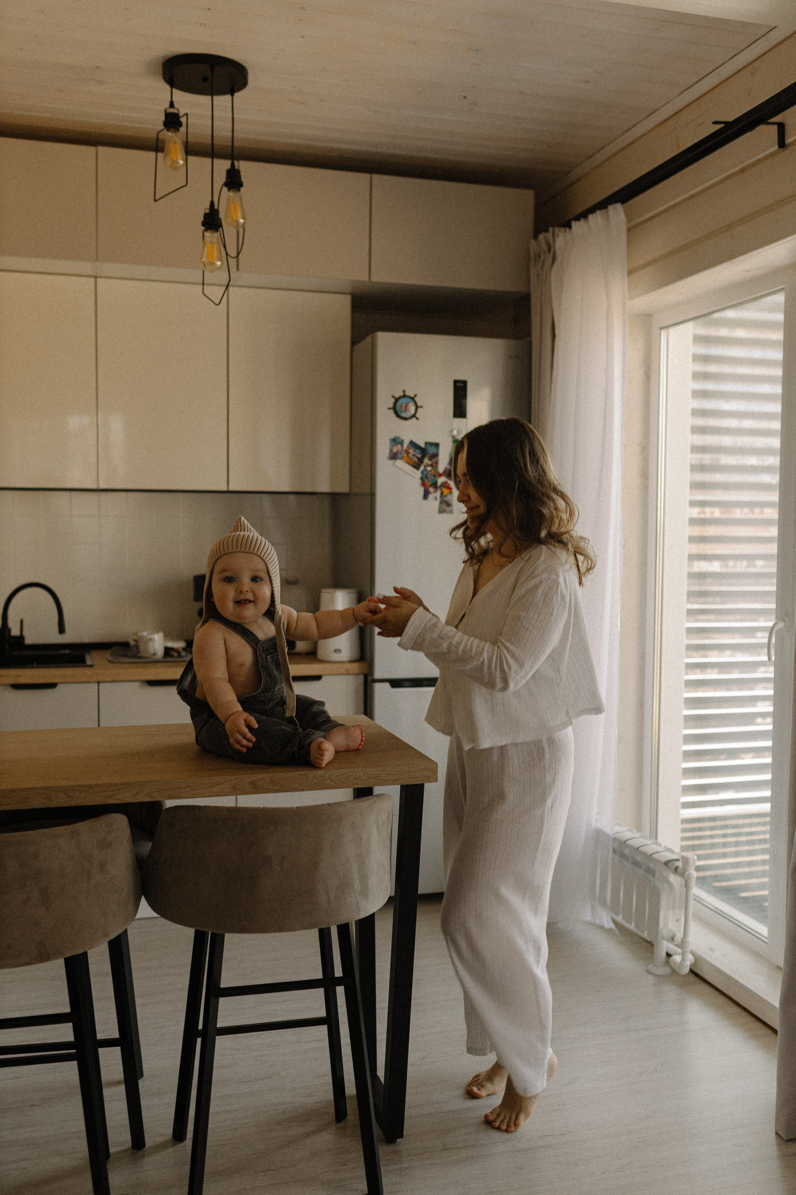 Яна и Тимофей. Домашняя съёмка. Семейный фотограф Тихвин, Санкт-Петербург и ЛО