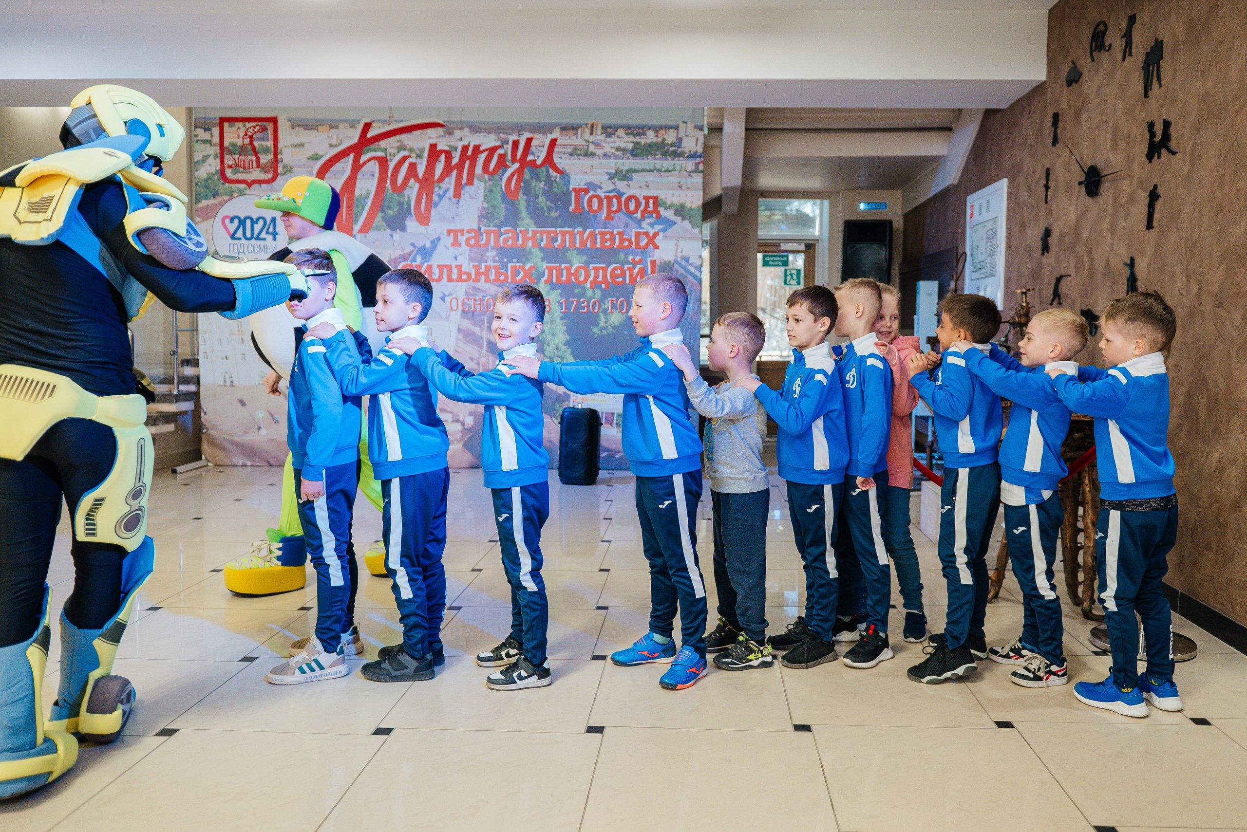 ЛИГА.БРО: JUNIOR 23/24. Свадебный и репортажный фотограф Никита Сницарев в Барнауле