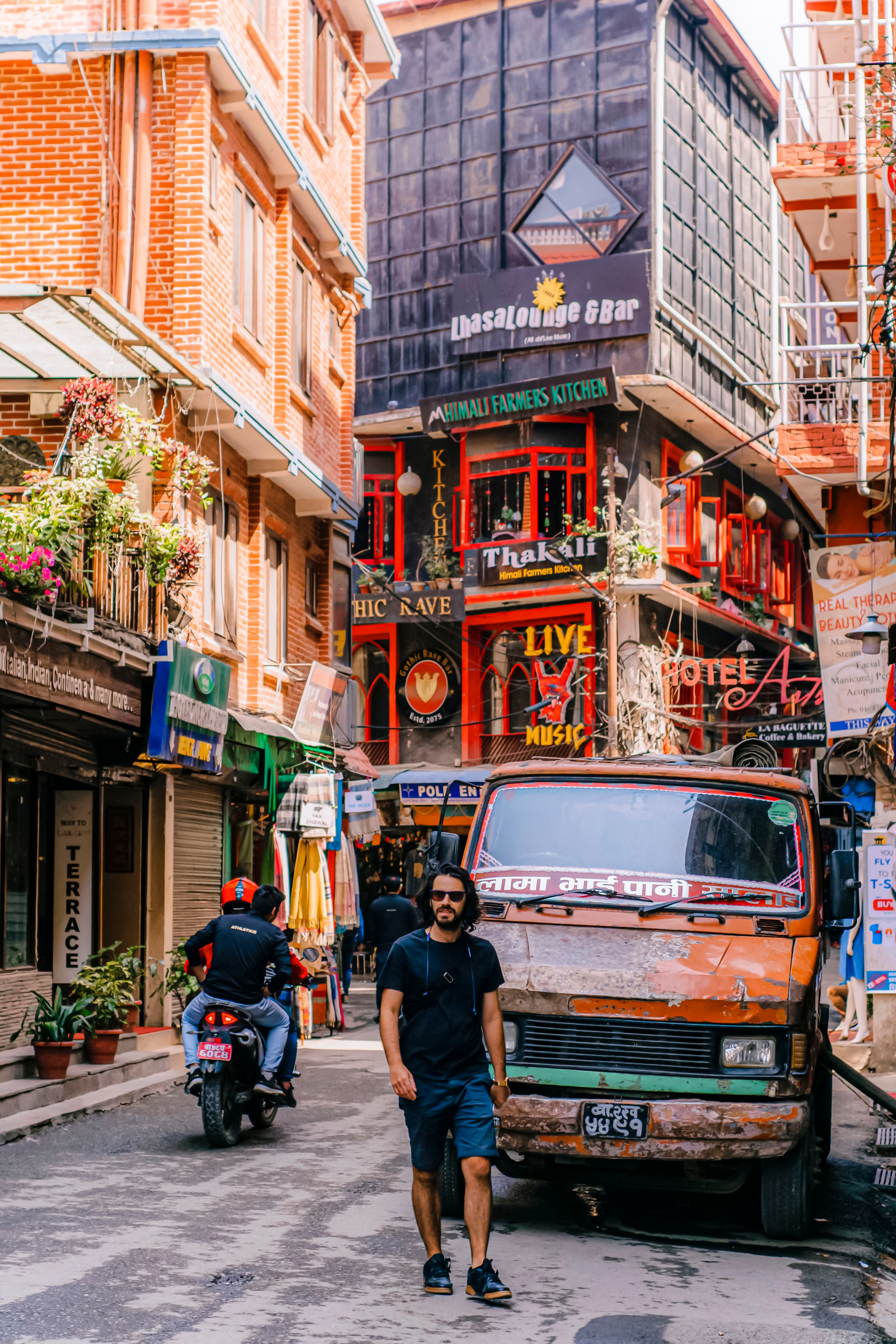 Катманду стрит фото. Iraogo