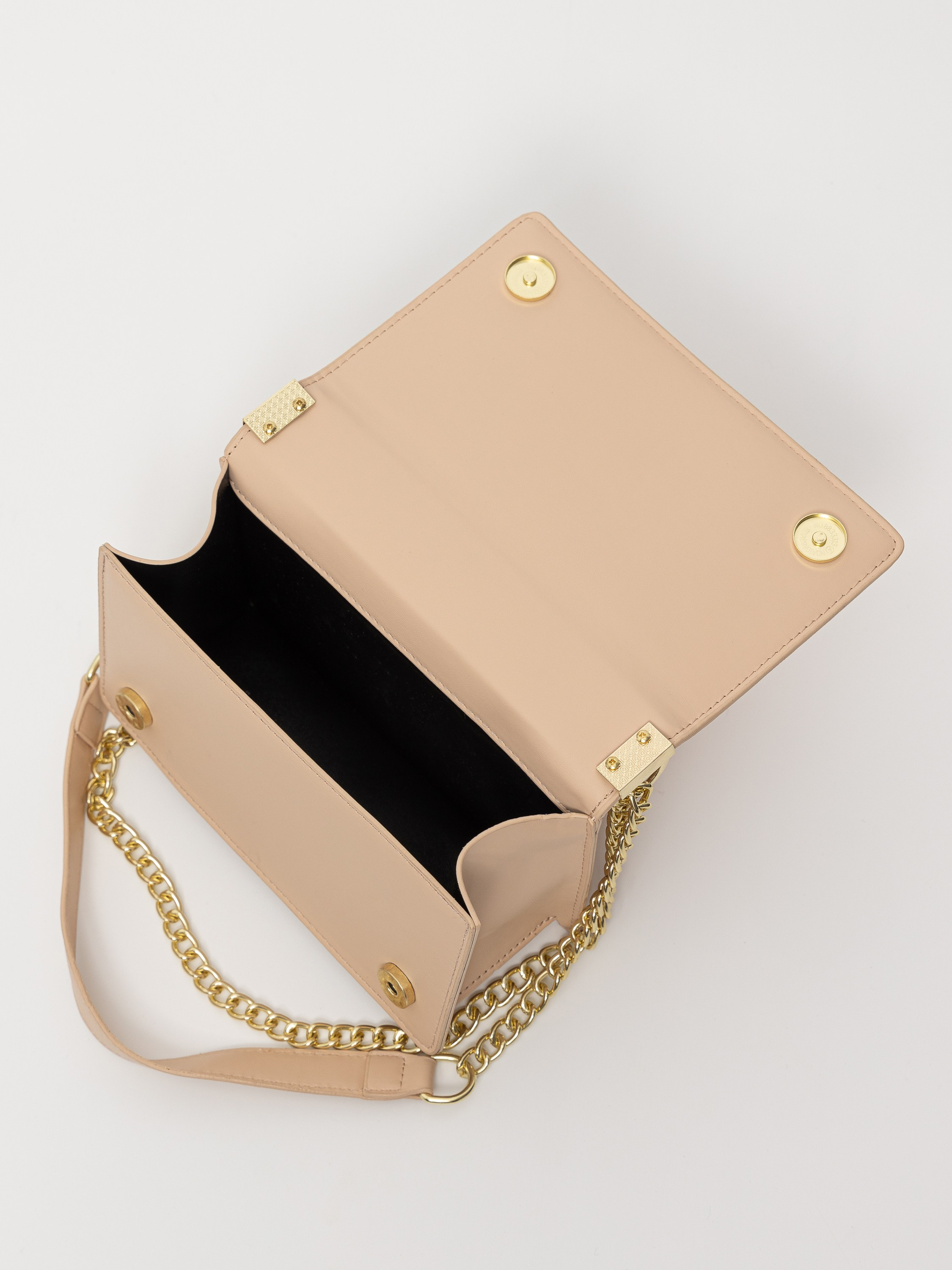 Фотосъемка сумок для маркетплейсов. Алексей Темнов — фотограф в Пятигорске