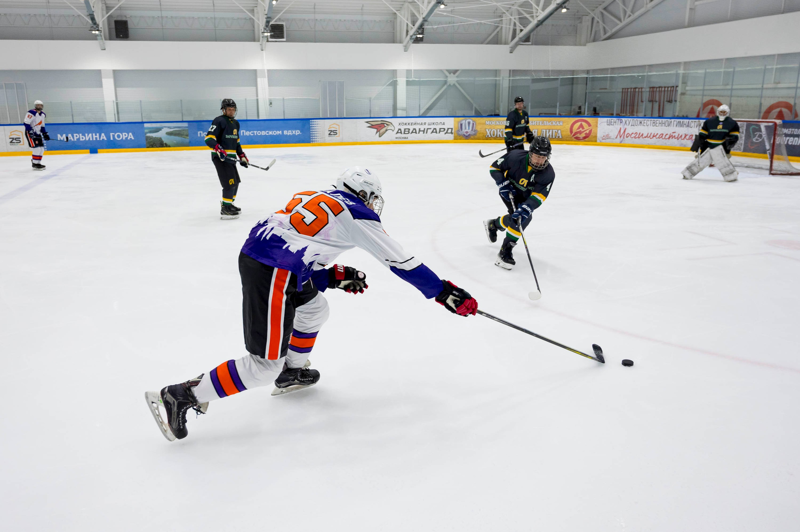 Хоккейный матч корпоративной команды Зарубежнефть. Репортажный фотограф и видеограф Слава Думчев. Тимбилдинги, отчетники, корпоративы