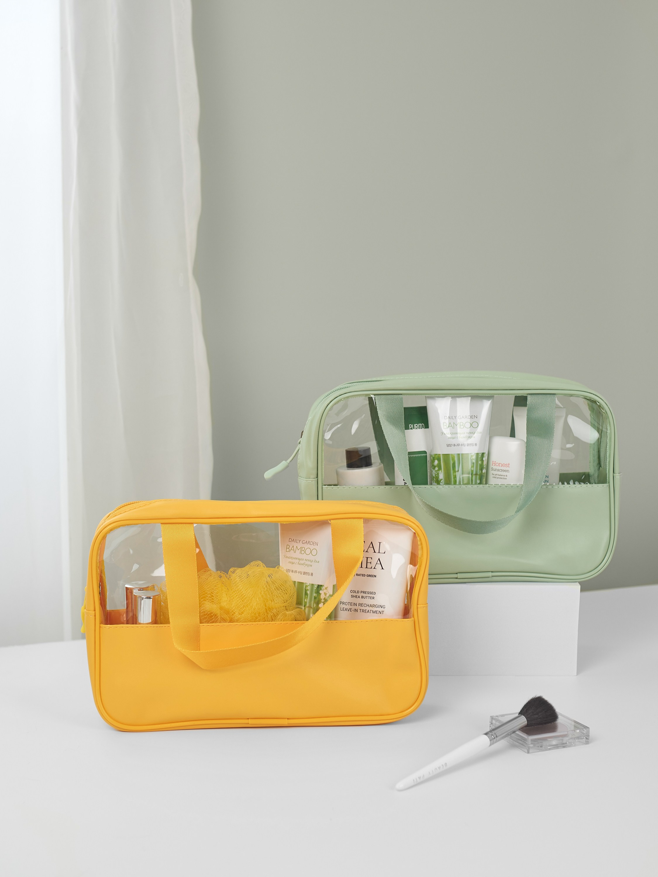 Косметички. Предметный фотограф, инфографика и видео в Санкт-Петербурге