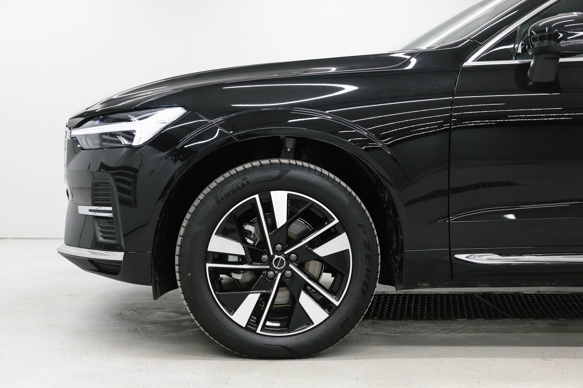 Volvo XC60 2.0 T5 4WD AT (250 л. с.). Автосалон «Х-Авто»