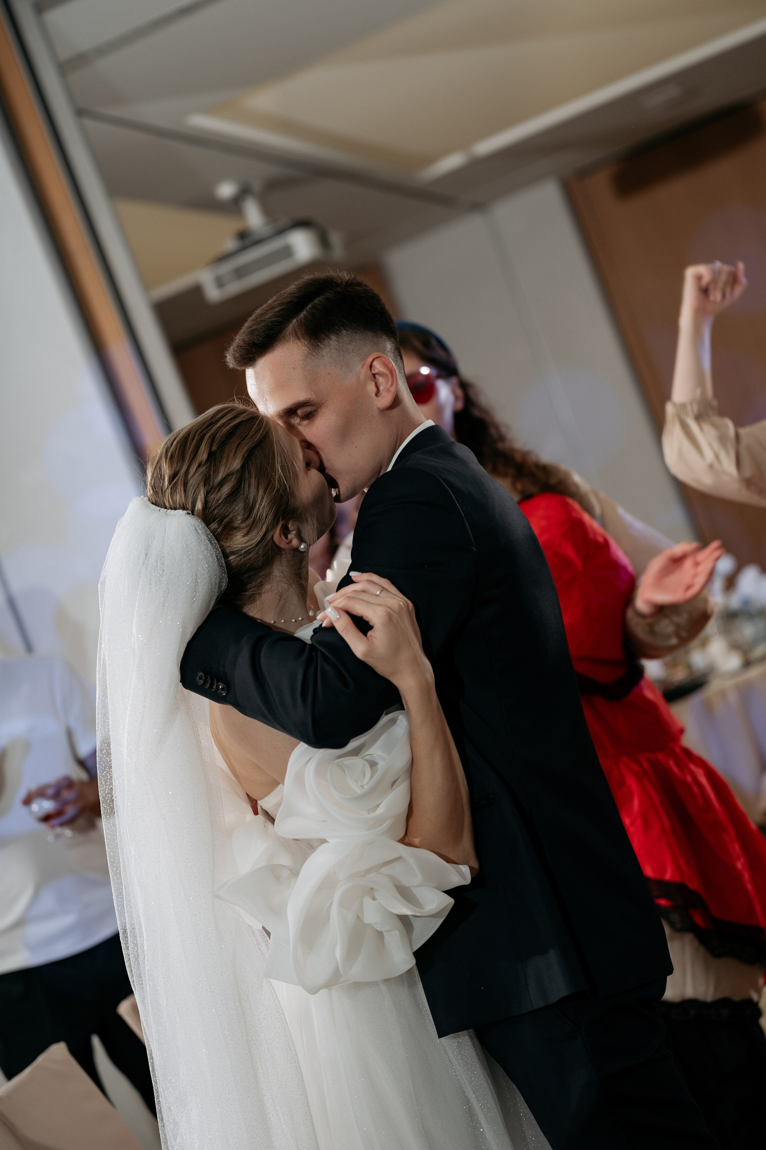  Парная фотосессия от фотографа Новороссийск - жених и невеста в кадре.