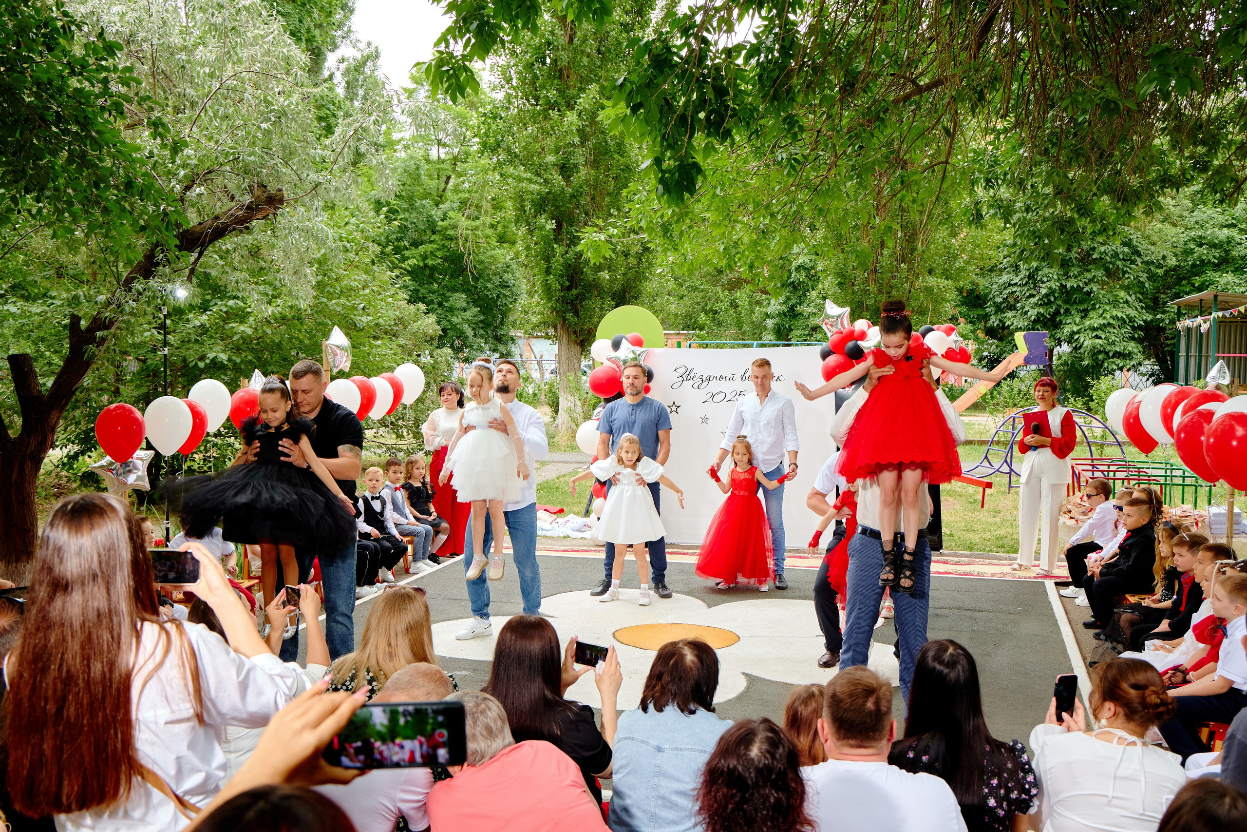 Выпускной 45 сад. Фотограф Выпускные альбомы Таганрог Сергей Коробченко