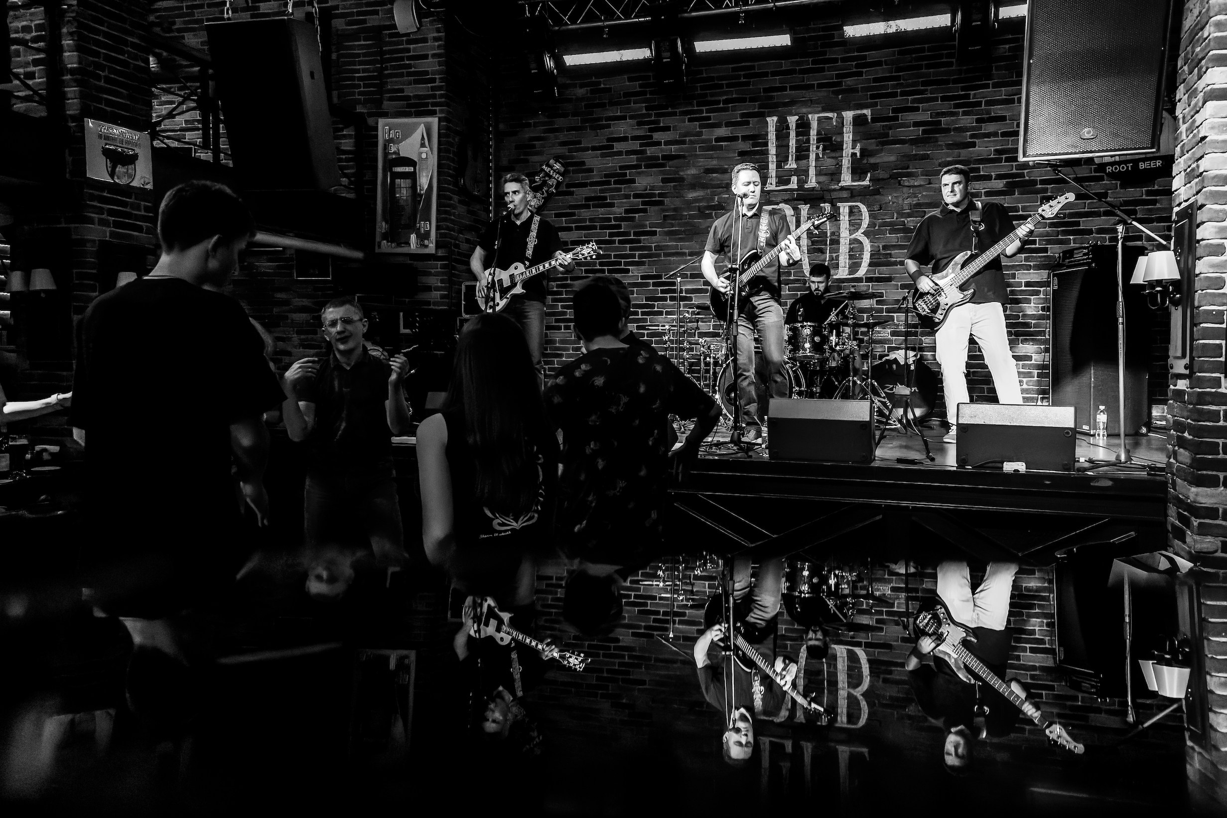 LifePub 29.03.2023. Московская кавер-группа BankBand