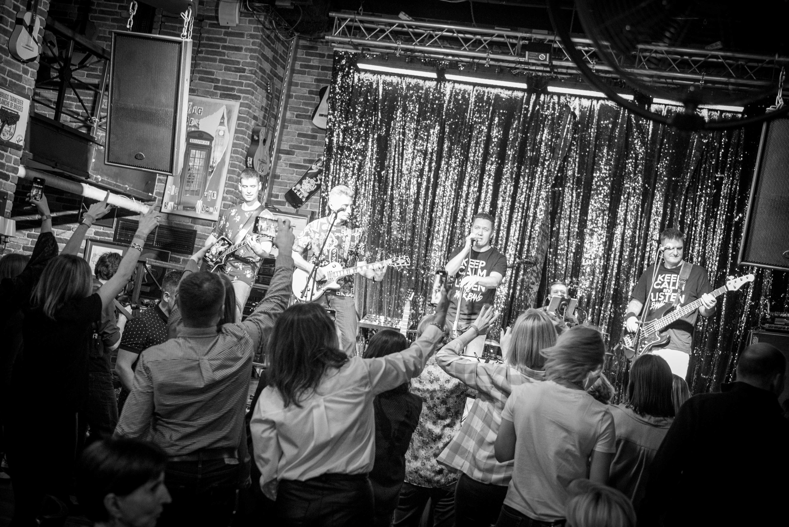 LifePub 16.12.2024. Московская кавер-группа BankBand