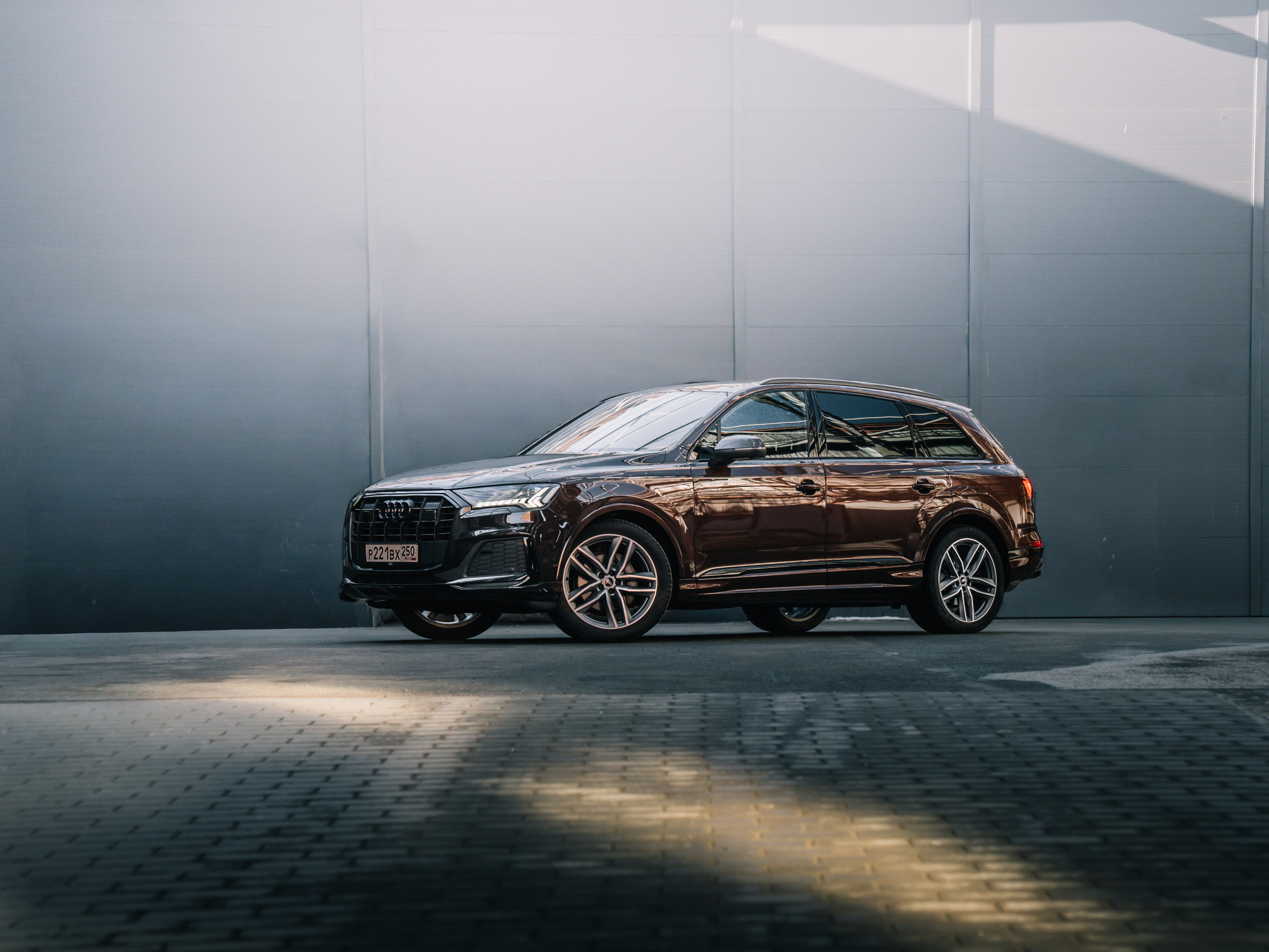 AUDI Q7. Opasnophoto