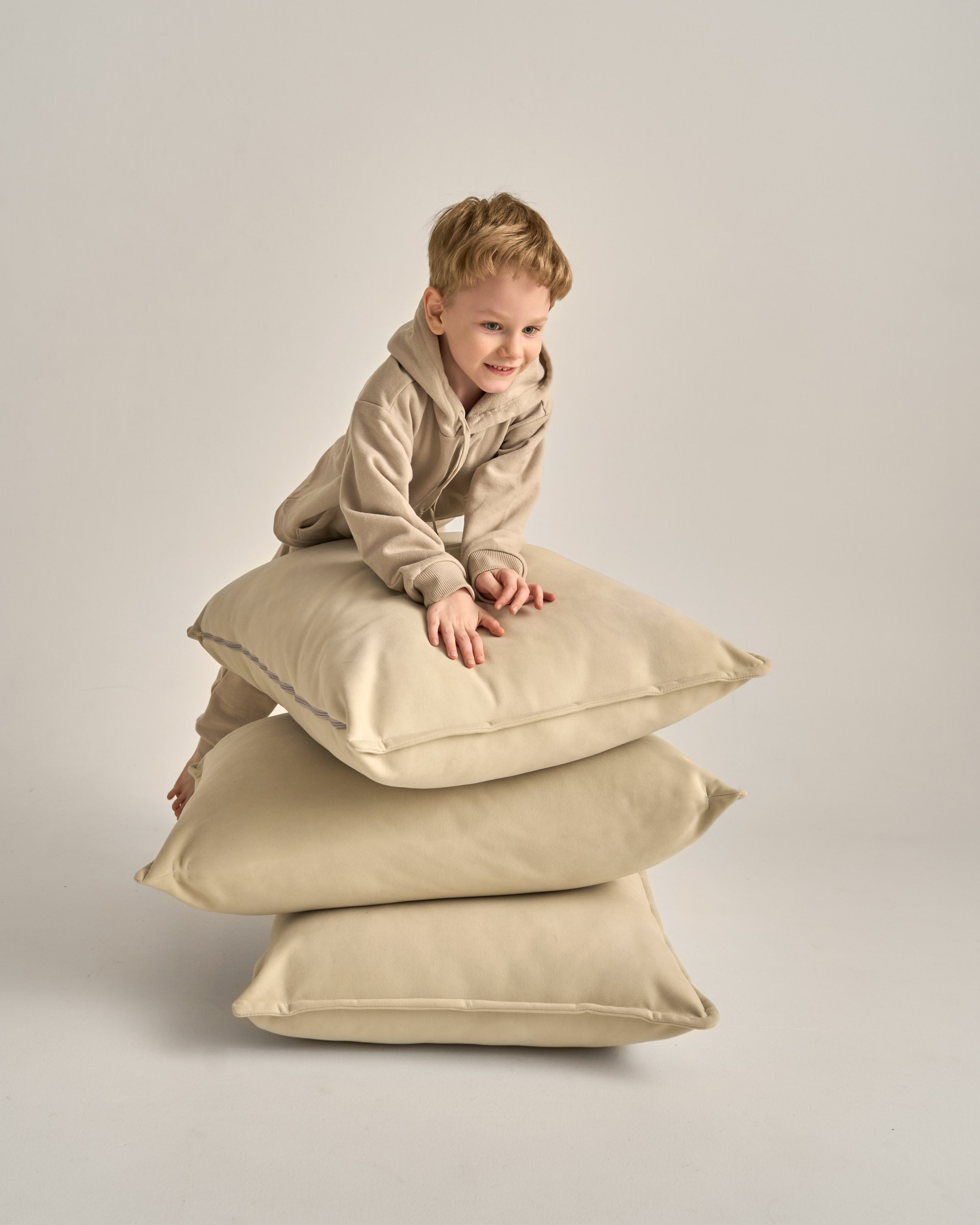 Минималистичная фотосъемка на циклораме