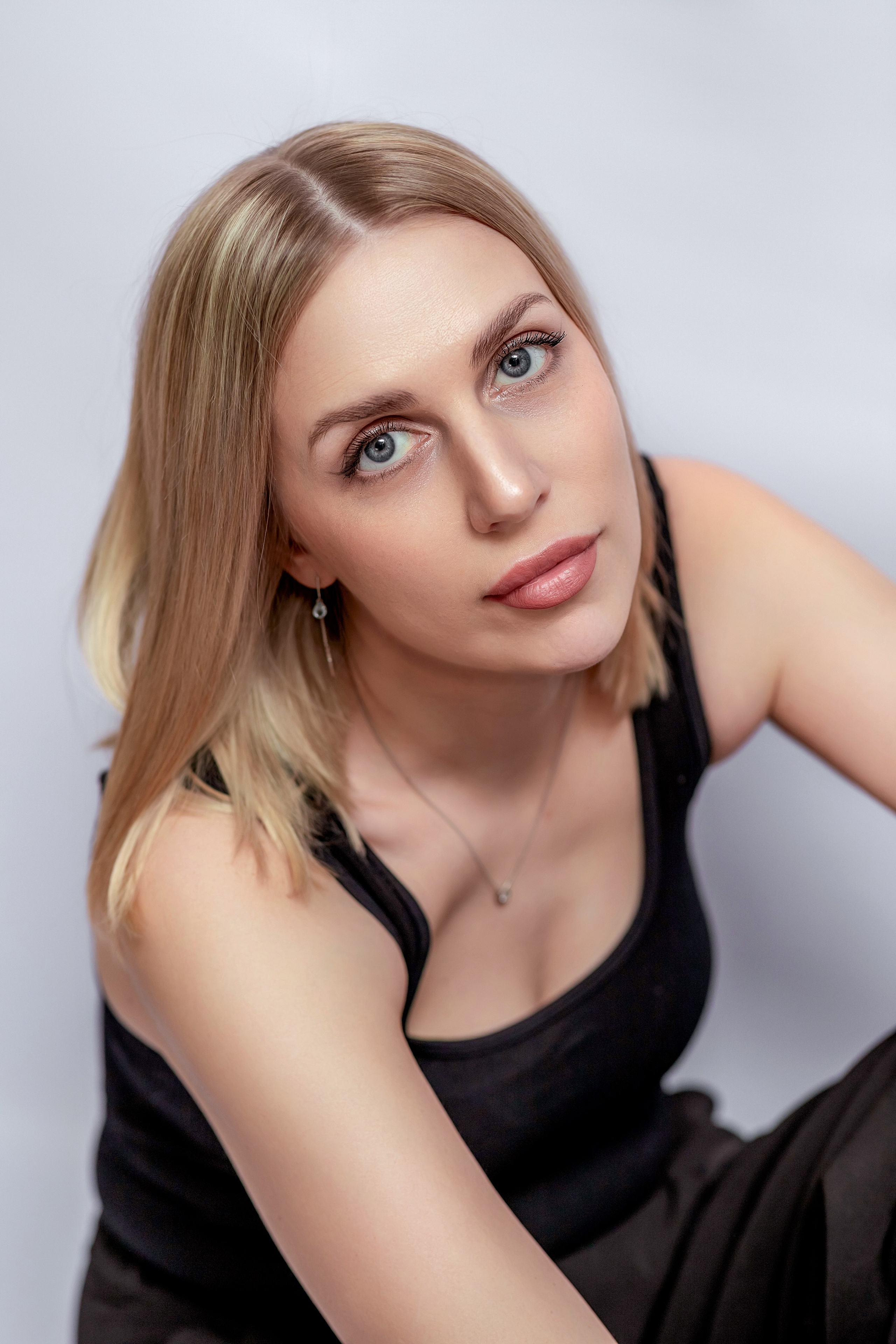 СТУДИЙНЫЙ минимализм ЖЕНСКИЙ. Фотограф Алина Лебедь