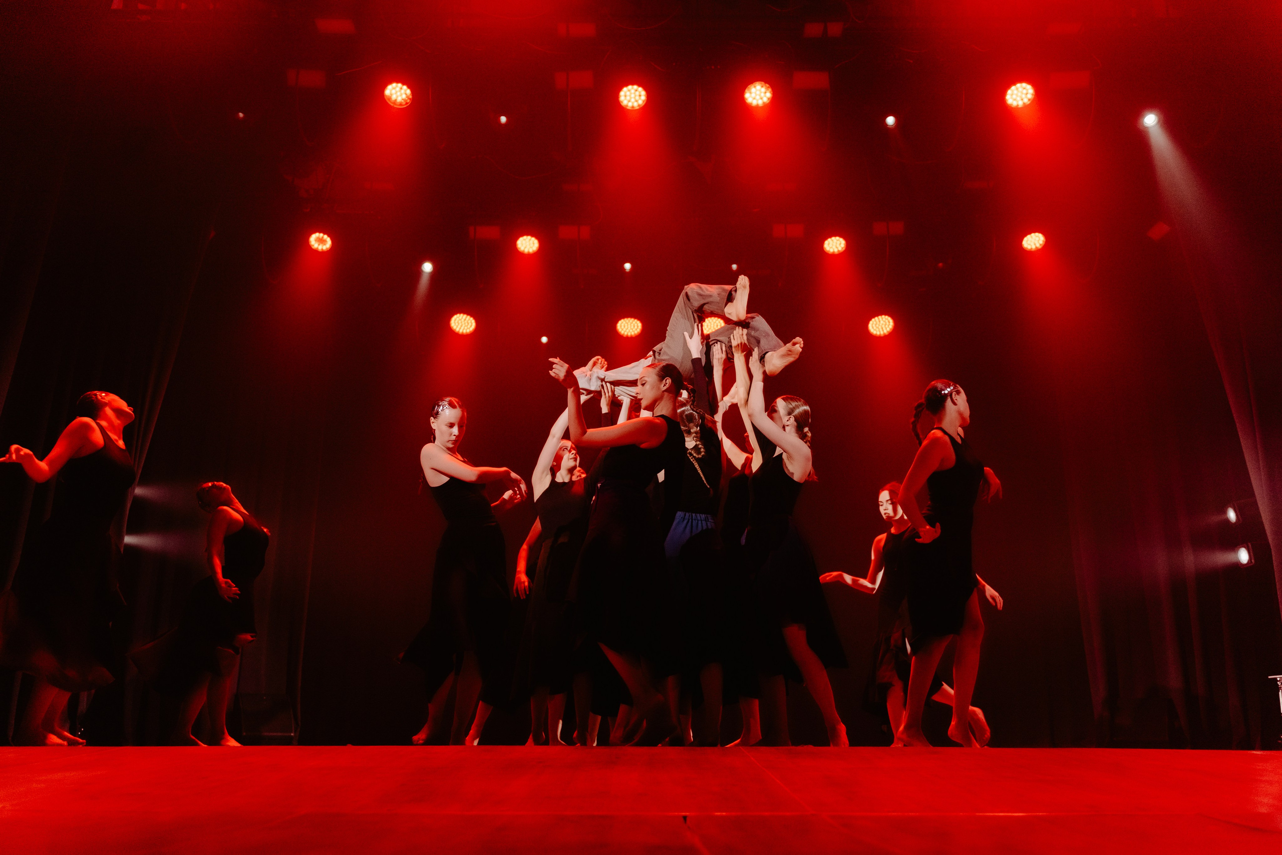 Спектакль «Песнь сирен». Главная