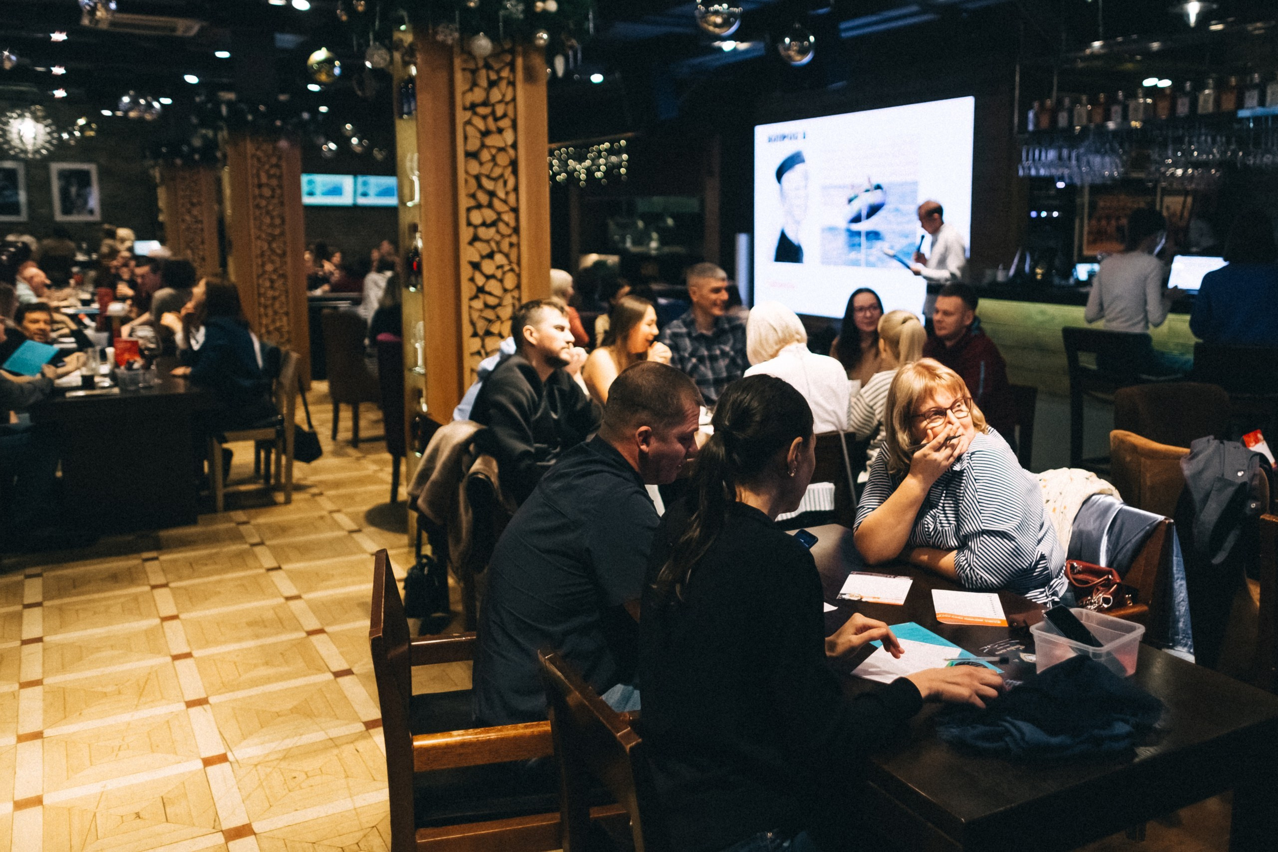 Эйнштейн Party «Обо всём» Grill-Bar 42. Фотограф Кемерово | Сергей