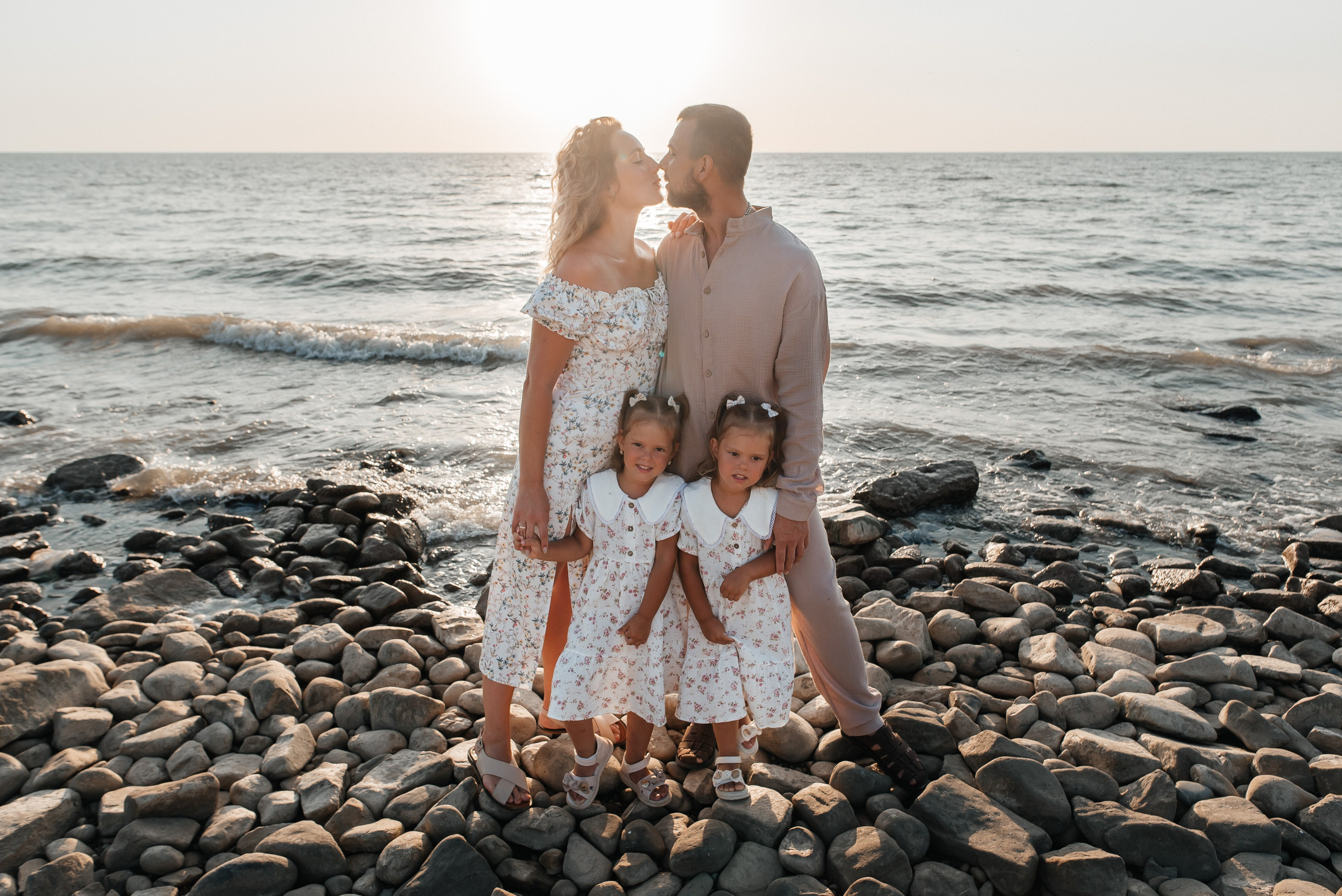 Семейная прогулка на маяке. Детский и семейный фотограф выпускной альбом Приморско-Ахтарск