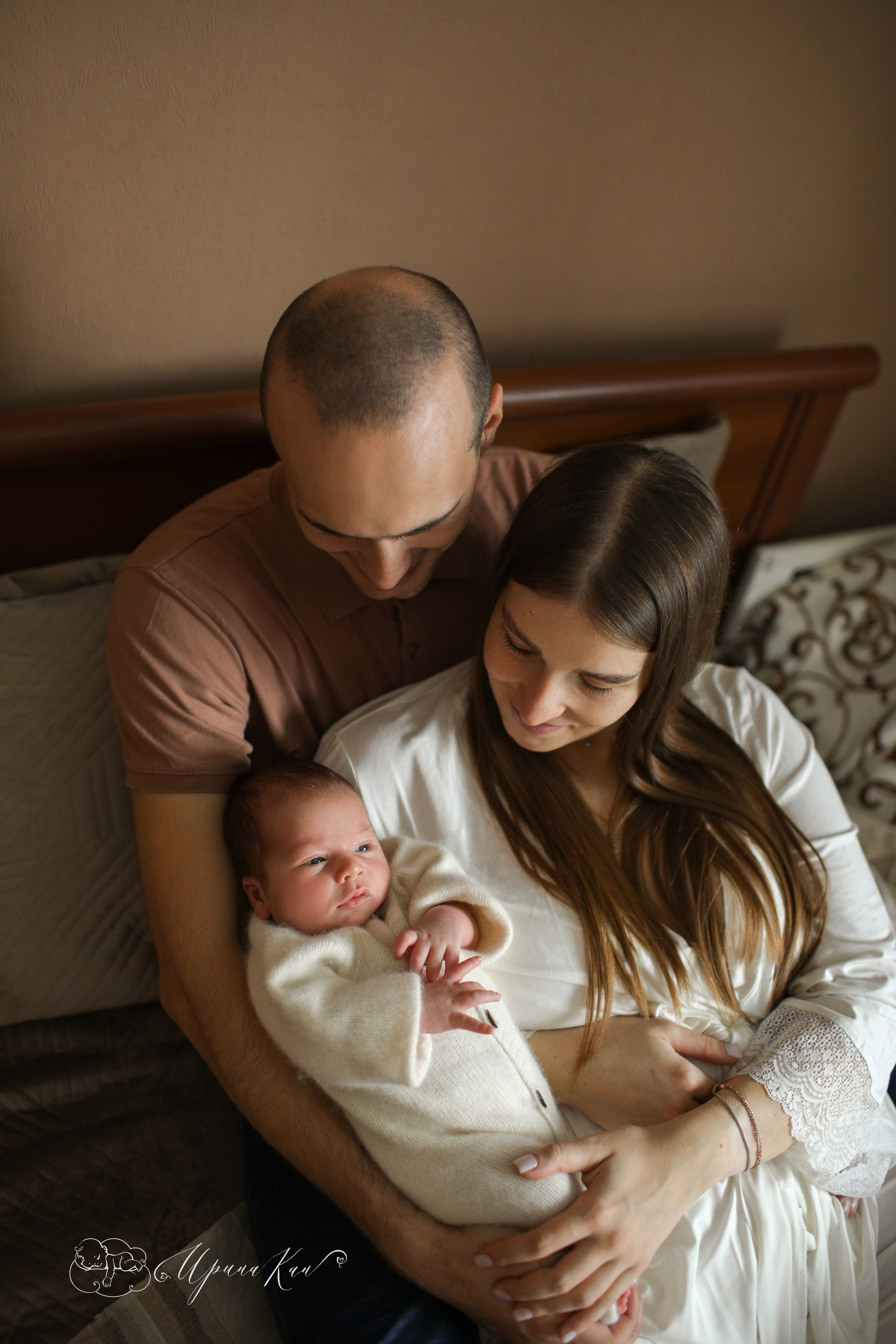 Новорожденные фото с родителями. Ирина Кан Фотограф новорожденных в Екатеринбурге