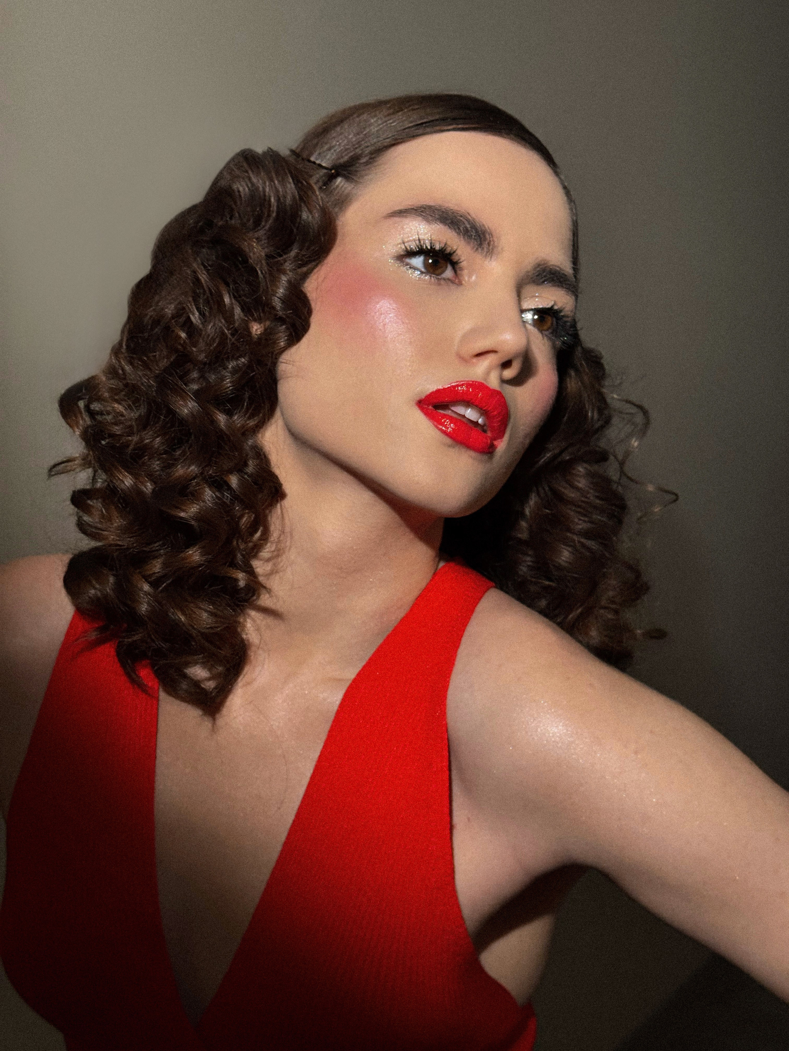 Вечерние образы. Свадебный визажист и стилист по прическам в Москве