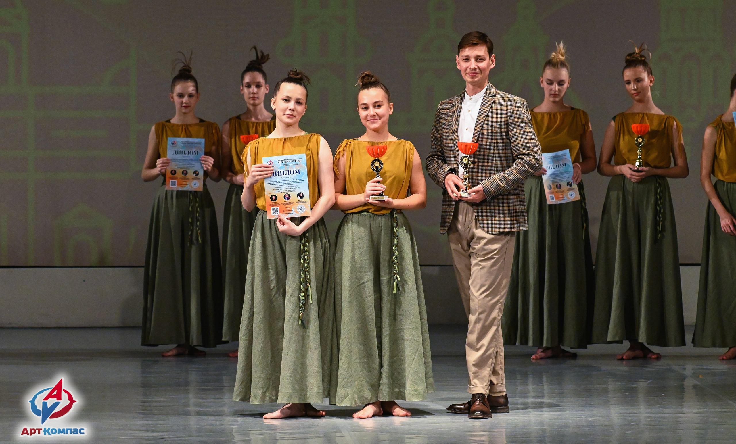 05.10.2025 Всероссийский фестиваль талантов «НЕВСКИЕ ВСТРЕЧИ» г. Санкт-Петербург. Медиастудия Фото Концепт