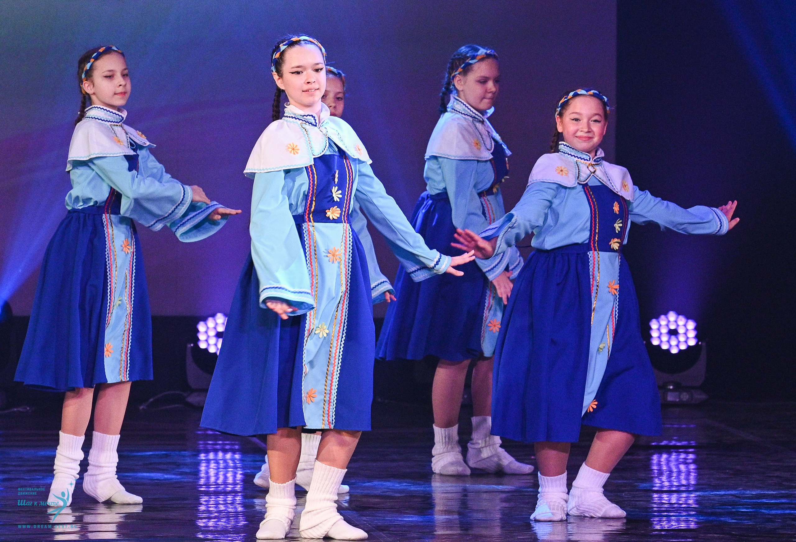 24.05.2025 «Мир под названием — Искусство танца» Фестивальное движение «Шаг к мечте» г. Кострома. Медиастудия Фото Концепт