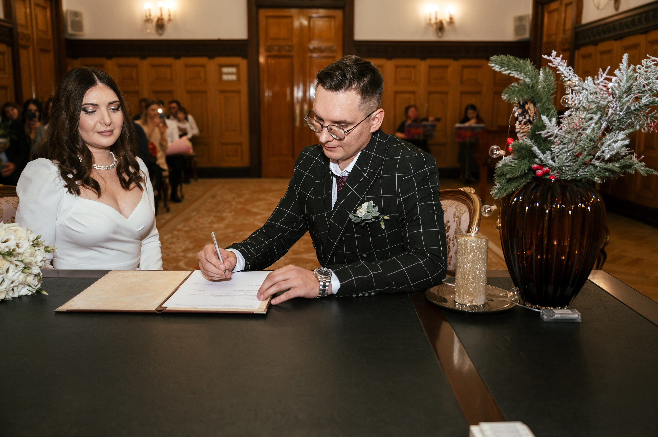 ЗАГС и прогулка. Свадебный фотограф в Москве Александр Белозерцев