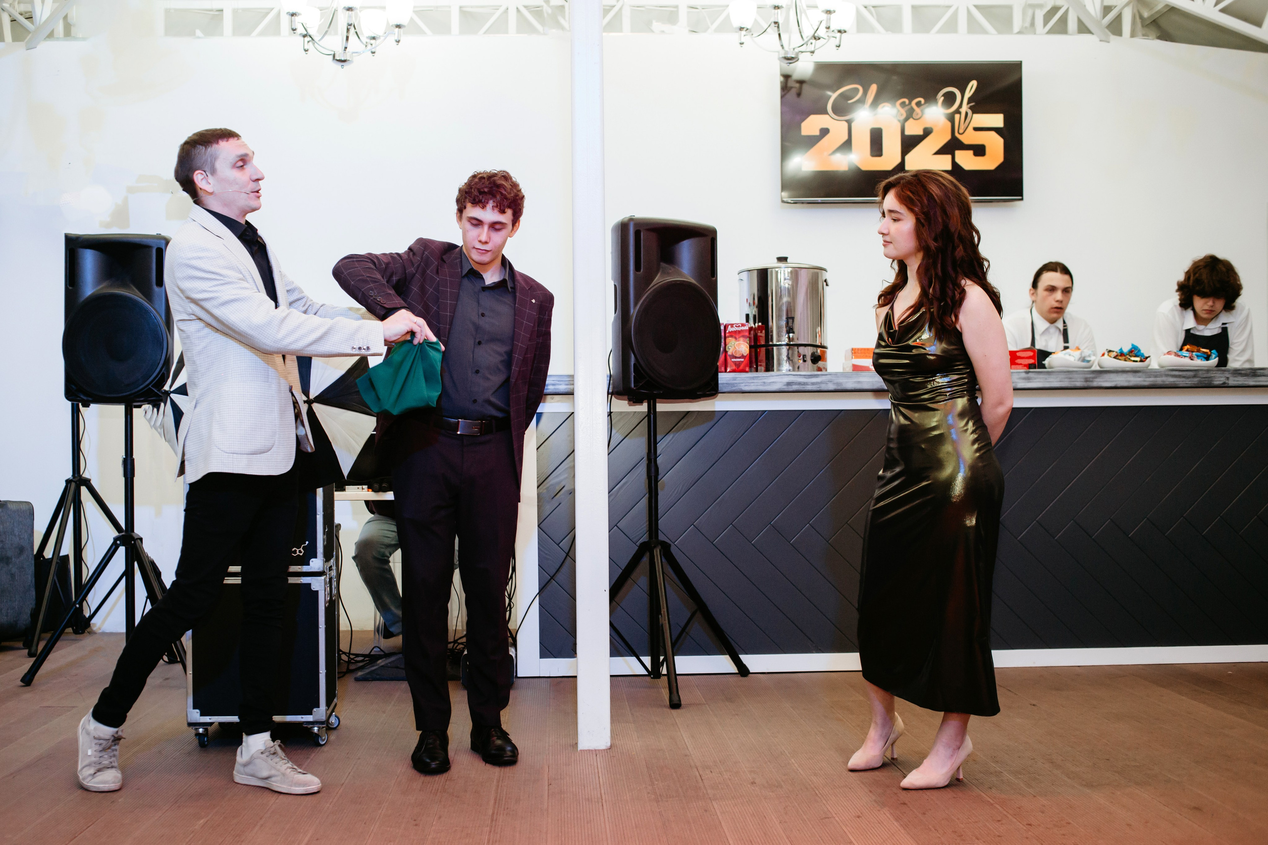 Выпускной 2025 (41 школа) 11 класс. Фотограф в Челябинске Ополихина Анна