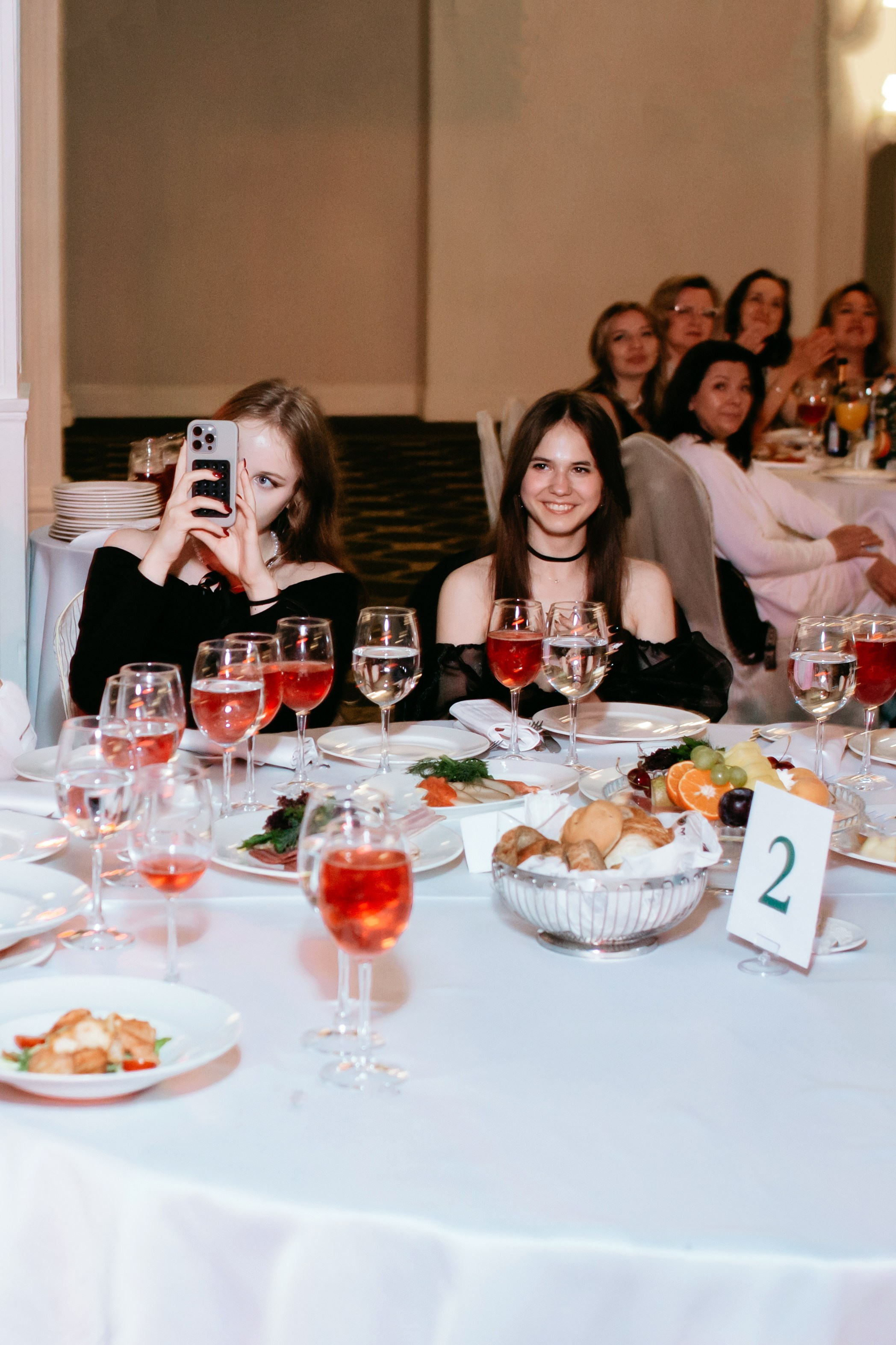 Выпускной 2025 (9класс) 124 школа. Фотограф в Челябинске Ополихина Анна