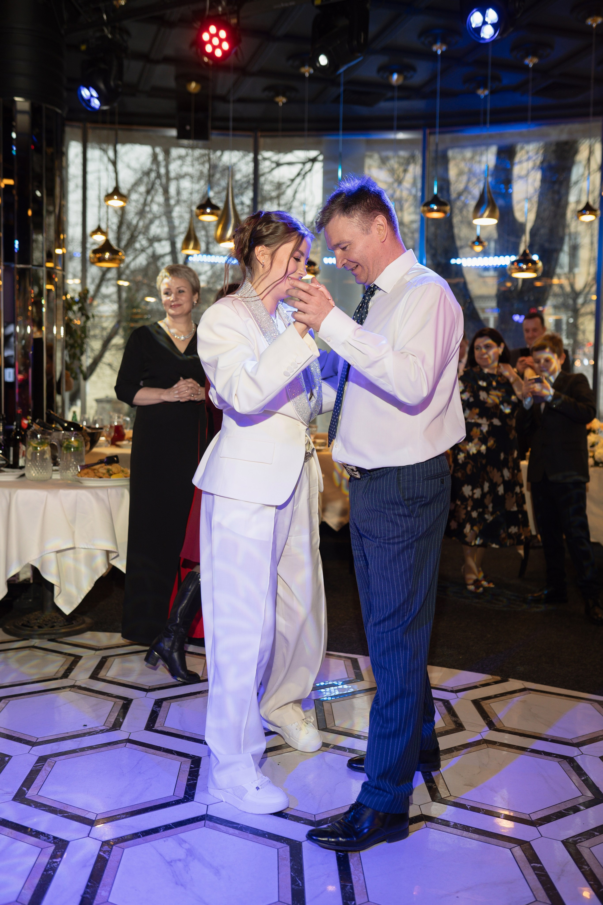 Анна и Роман. Виктория Кинкладзе