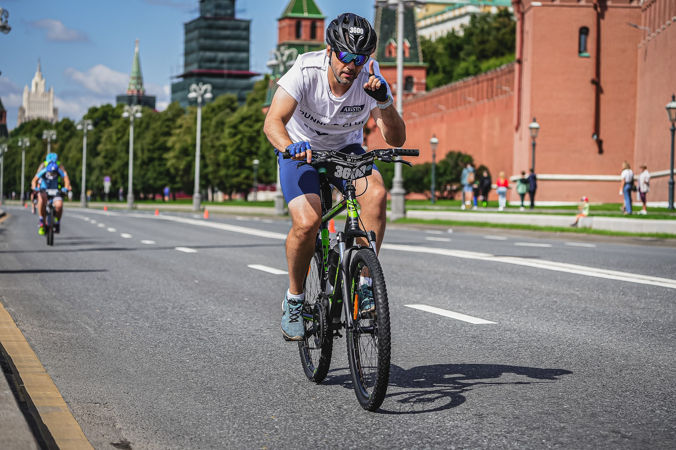 La Strada Moscow |2023.07.30. Sergey Sutkovoy — Designer, photographer, traveler, woodworker