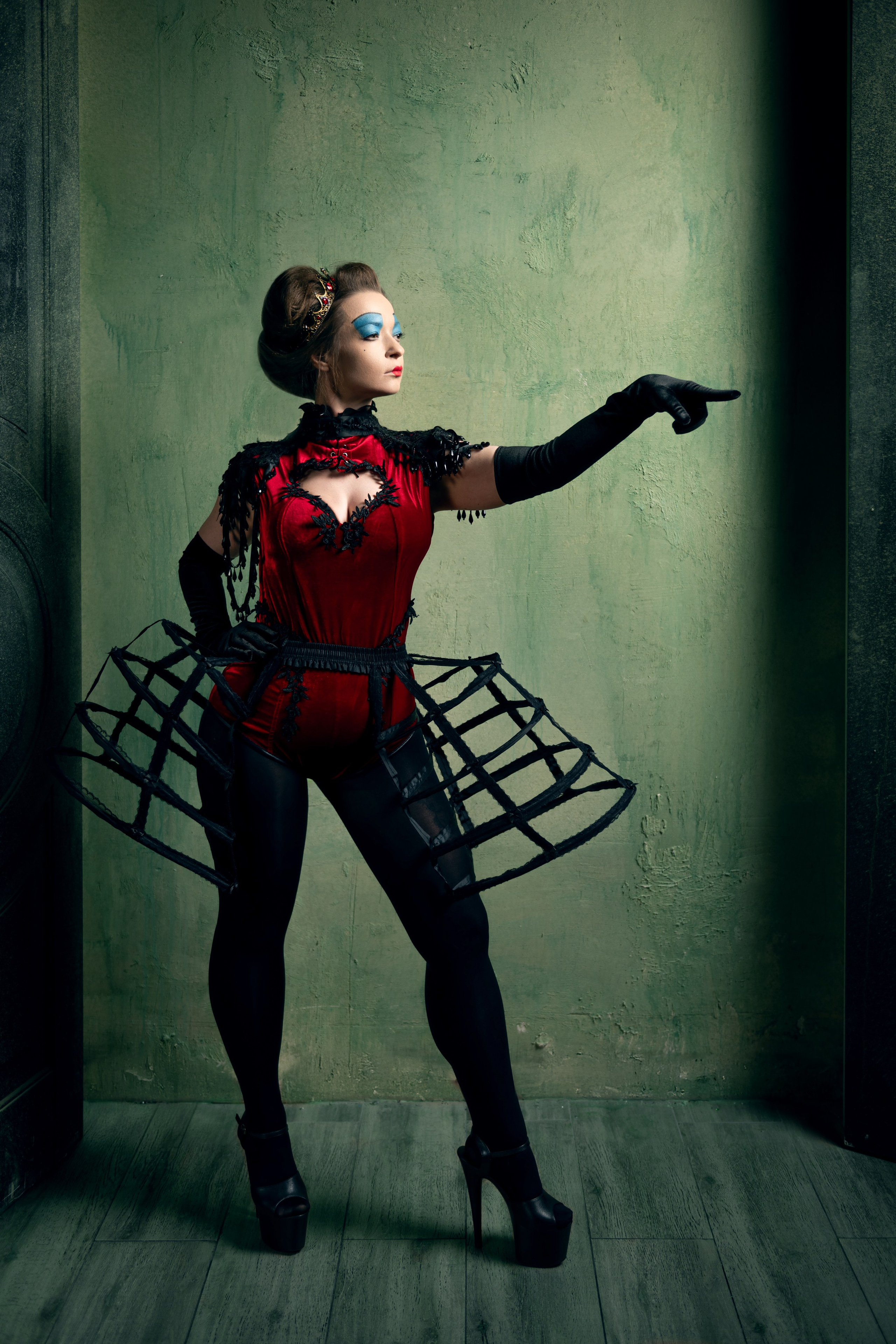 Красная королева (fine art & fashion). Портретный фотограф в Москве Артем Венглинский