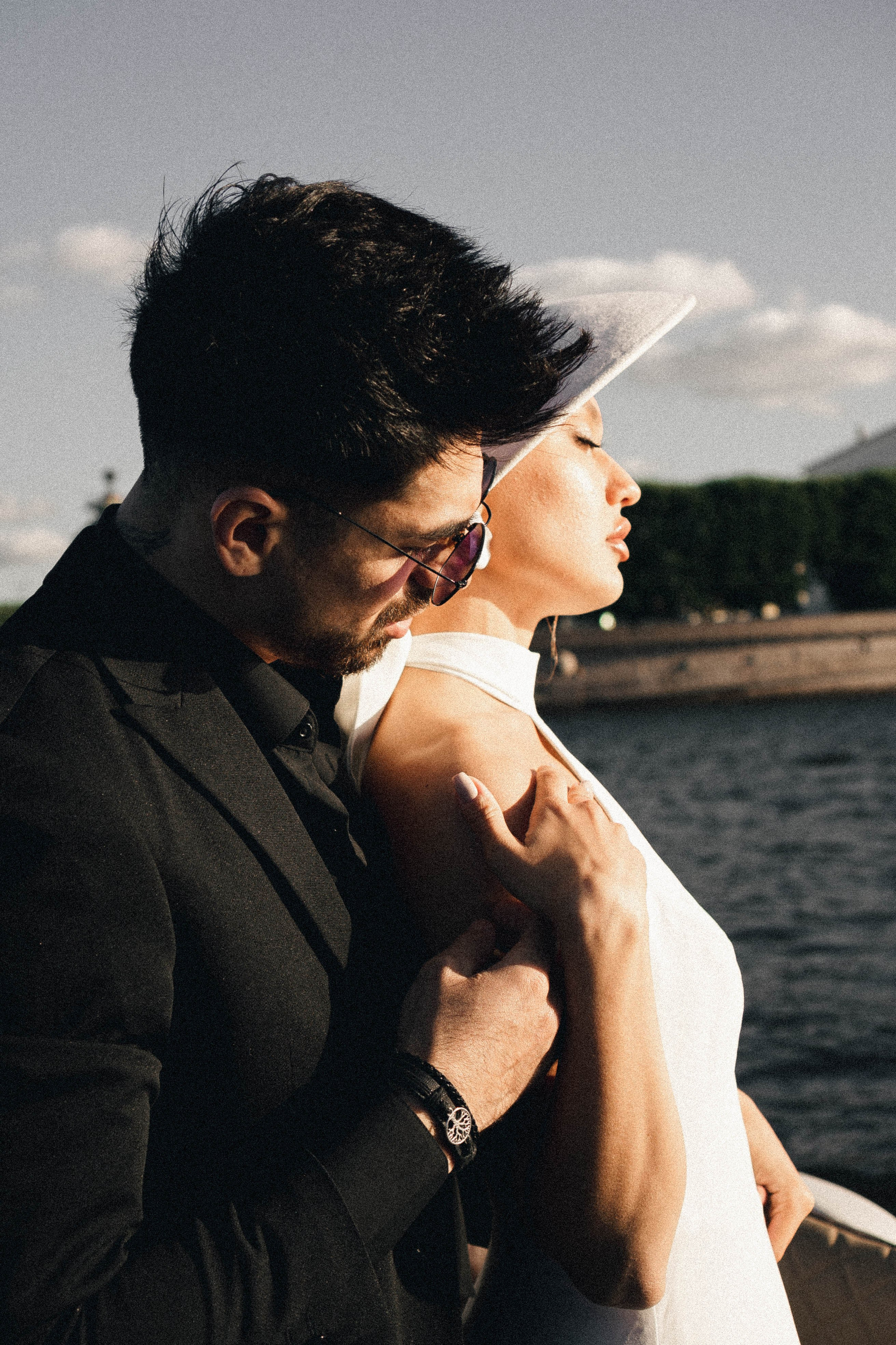 СВАДЕНБНАЯ СЬЕМКА НА КАТЕРЕ ПО КАНАЛАМ САНКТ-ПЕТЕРБУРГА И В АКВАТОРИИ НЕВЫ. Профессиональный фотограф, Санкт-Петербург — Виктория Богомолова