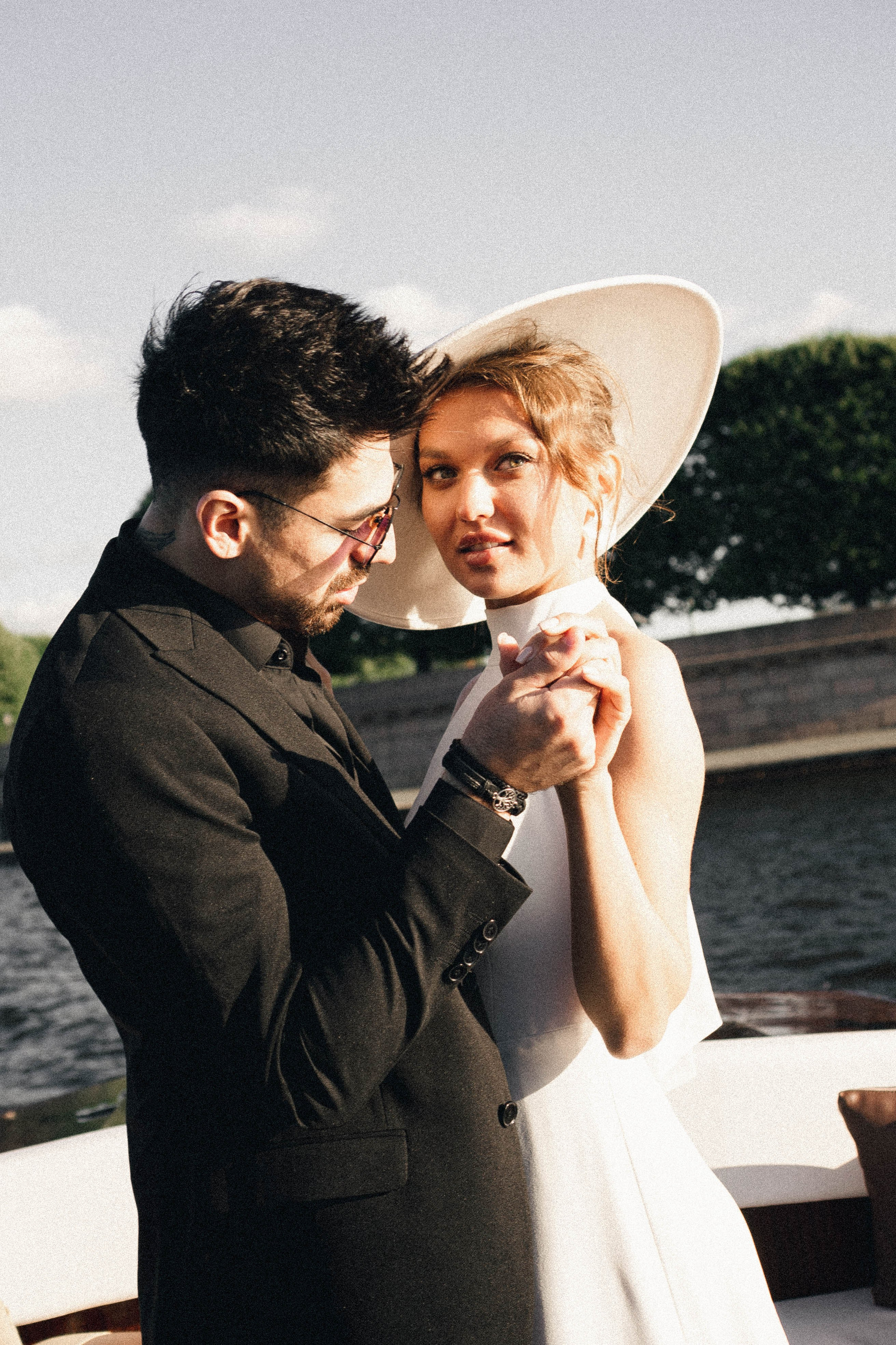 СВАДЕНБНАЯ СЬЕМКА НА КАТЕРЕ ПО КАНАЛАМ САНКТ-ПЕТЕРБУРГА И В АКВАТОРИИ НЕВЫ. Профессиональный фотограф, Санкт-Петербург — Виктория Богомолова