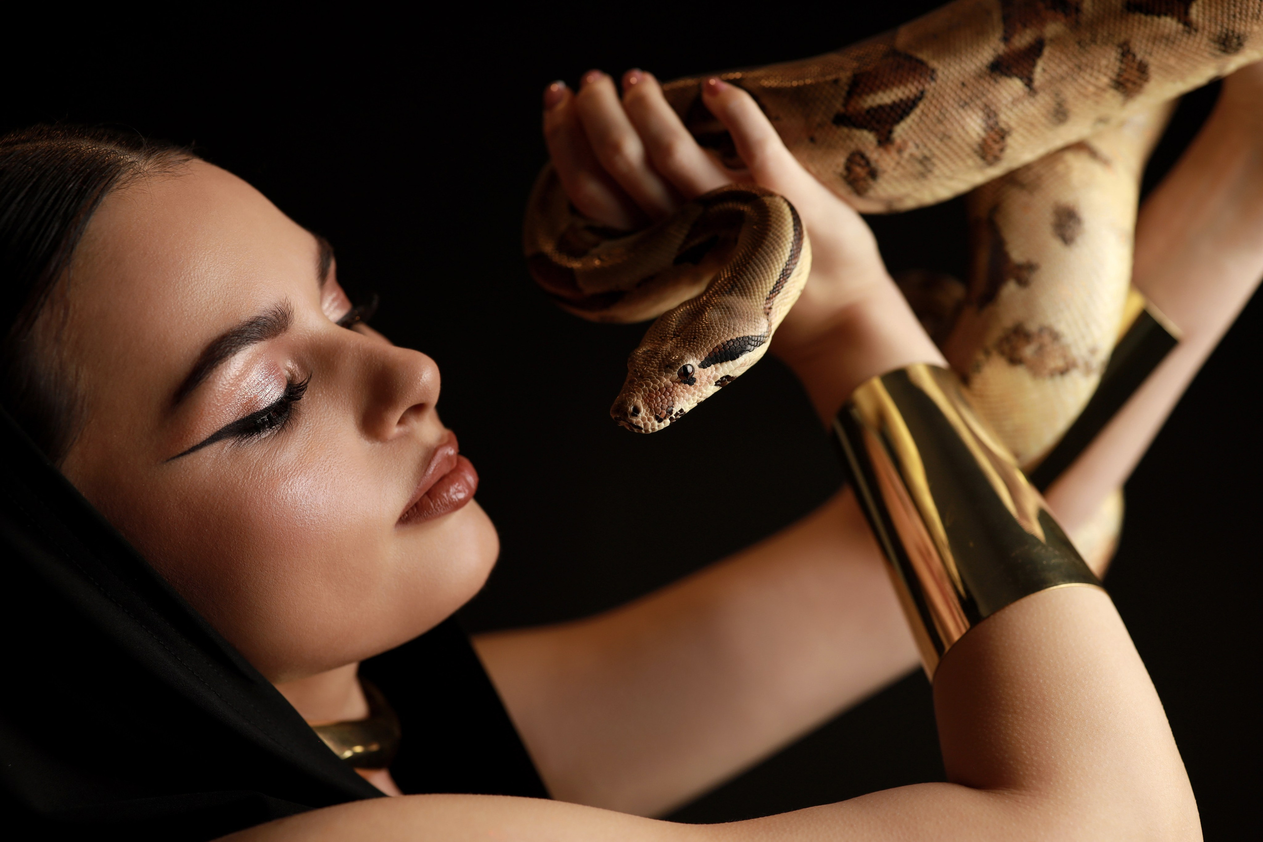 Съёмка со змеей. Фотограф в Воронеже Галина Фурсова