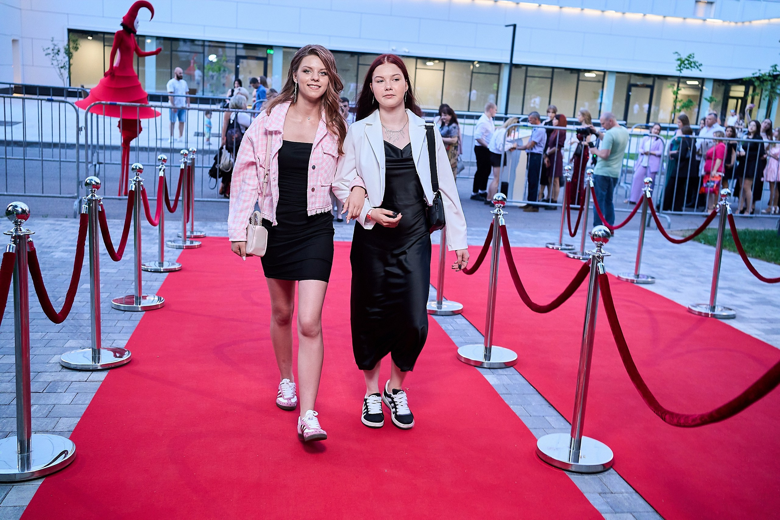 Выпускной 2024 концертный зал Академия ВТБ. Фотограф и Видеограф в Москве. Олег Корушев