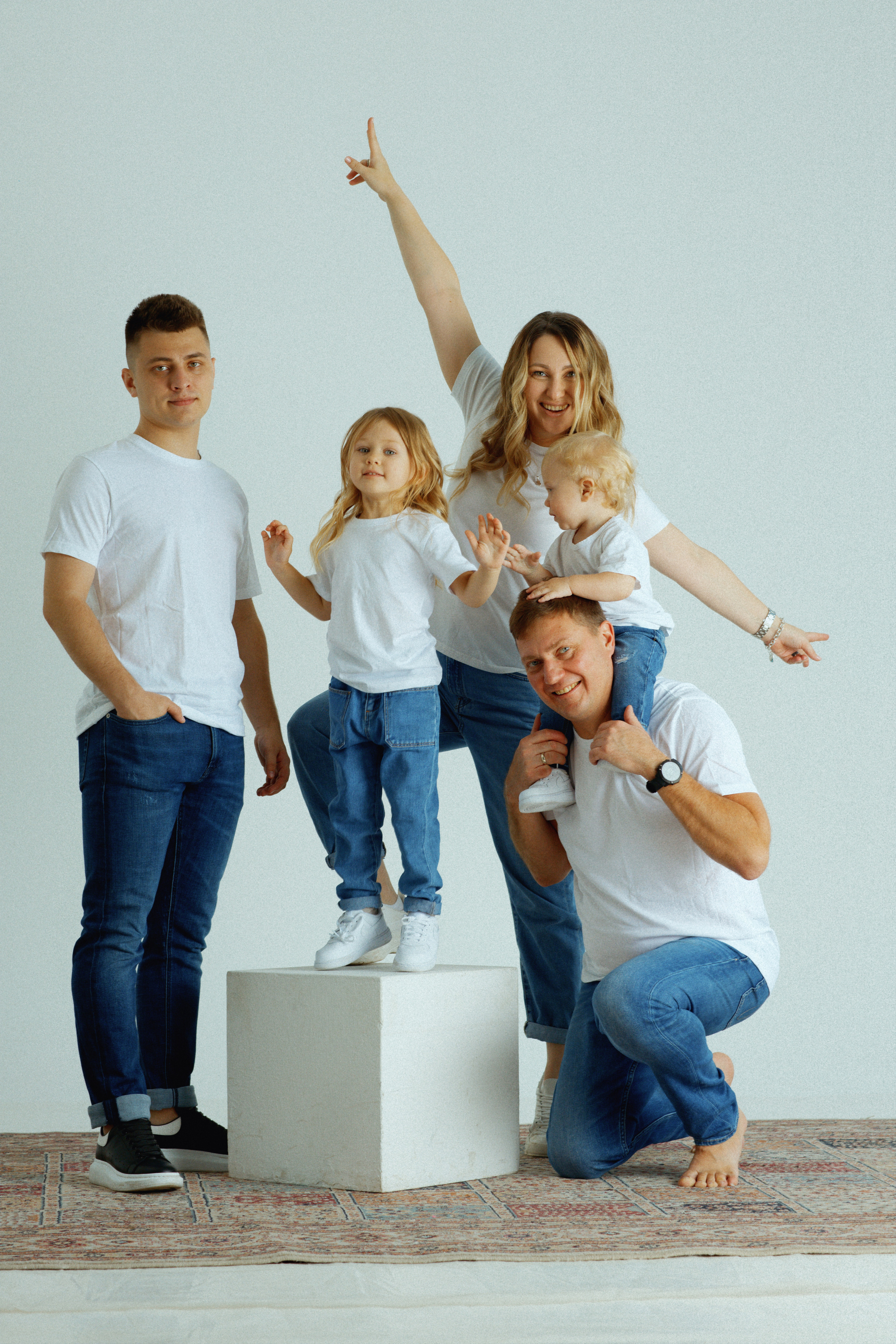 Семейная студийная фотосъёмка. Свадебный фотограф в Москве Никифоров-Гордеев Константин