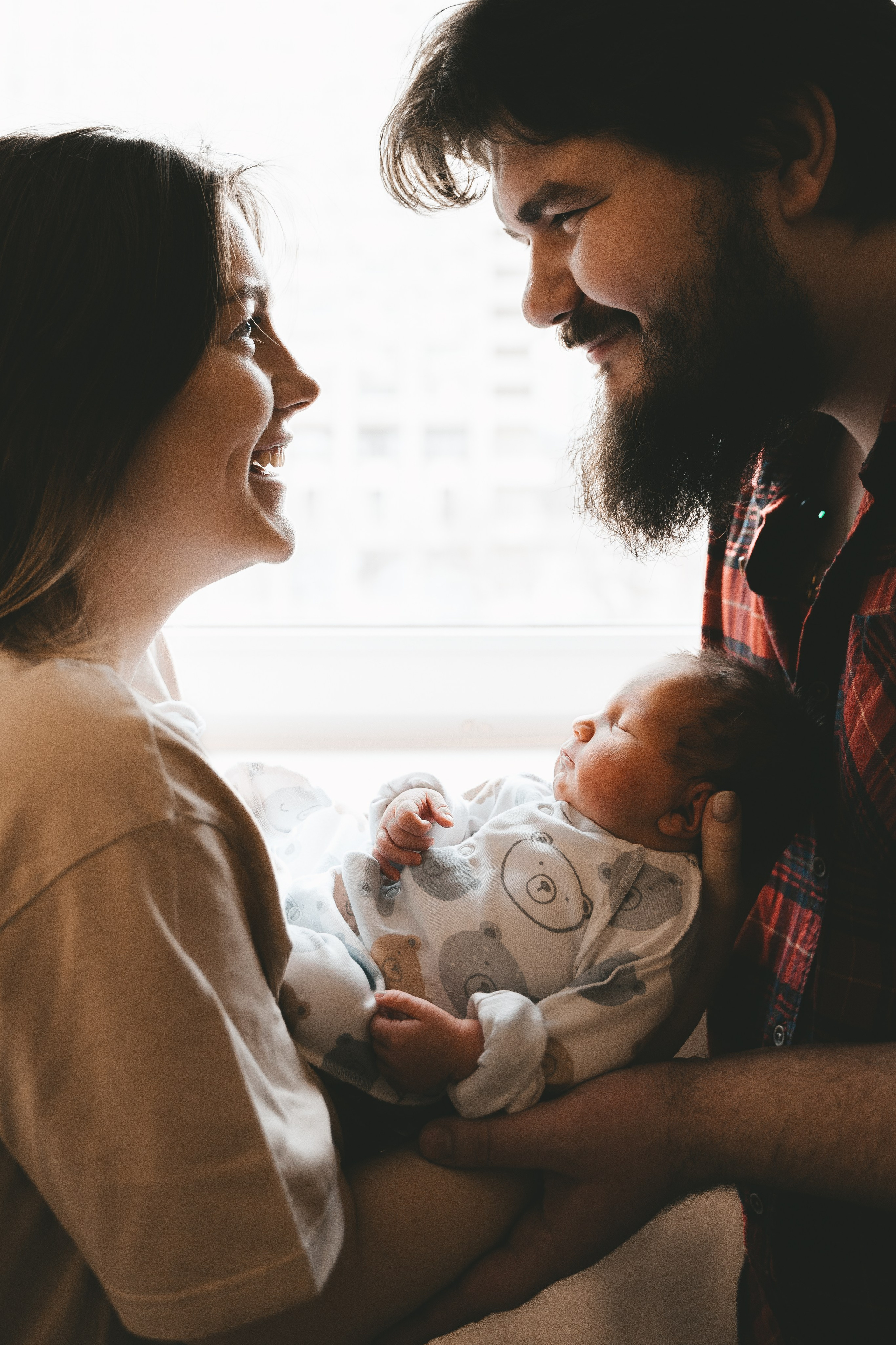 Фото выписки — заказать фотографа на выписку из роддома в Москве. Фотографы на роды в Москве. Фото и видео родов. Фотопроект «Продолжение рода»