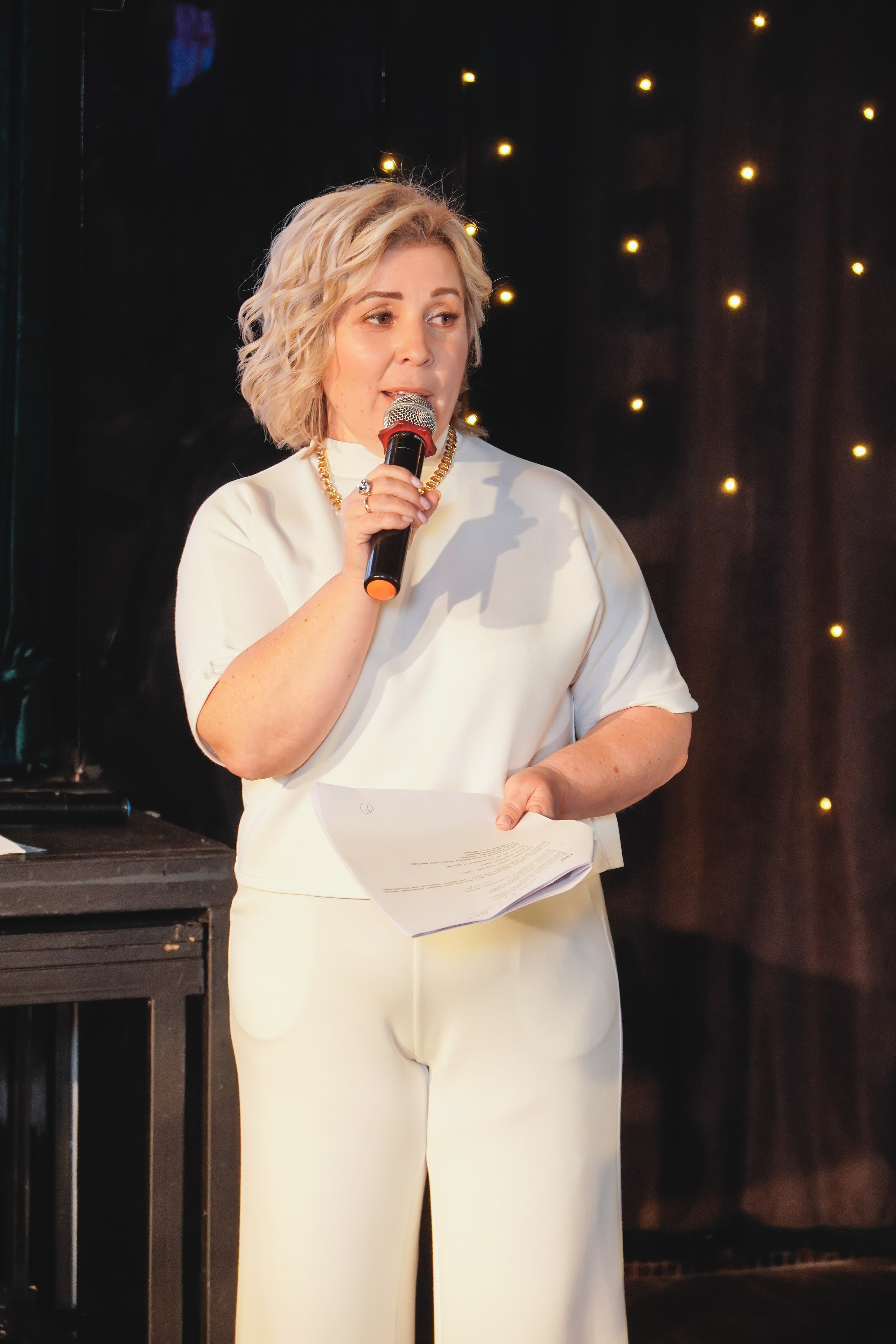 Выпускной. Занимаюсь профессиональной фотографией и живу рядом с Байкалом. Работаю в разных жанрах