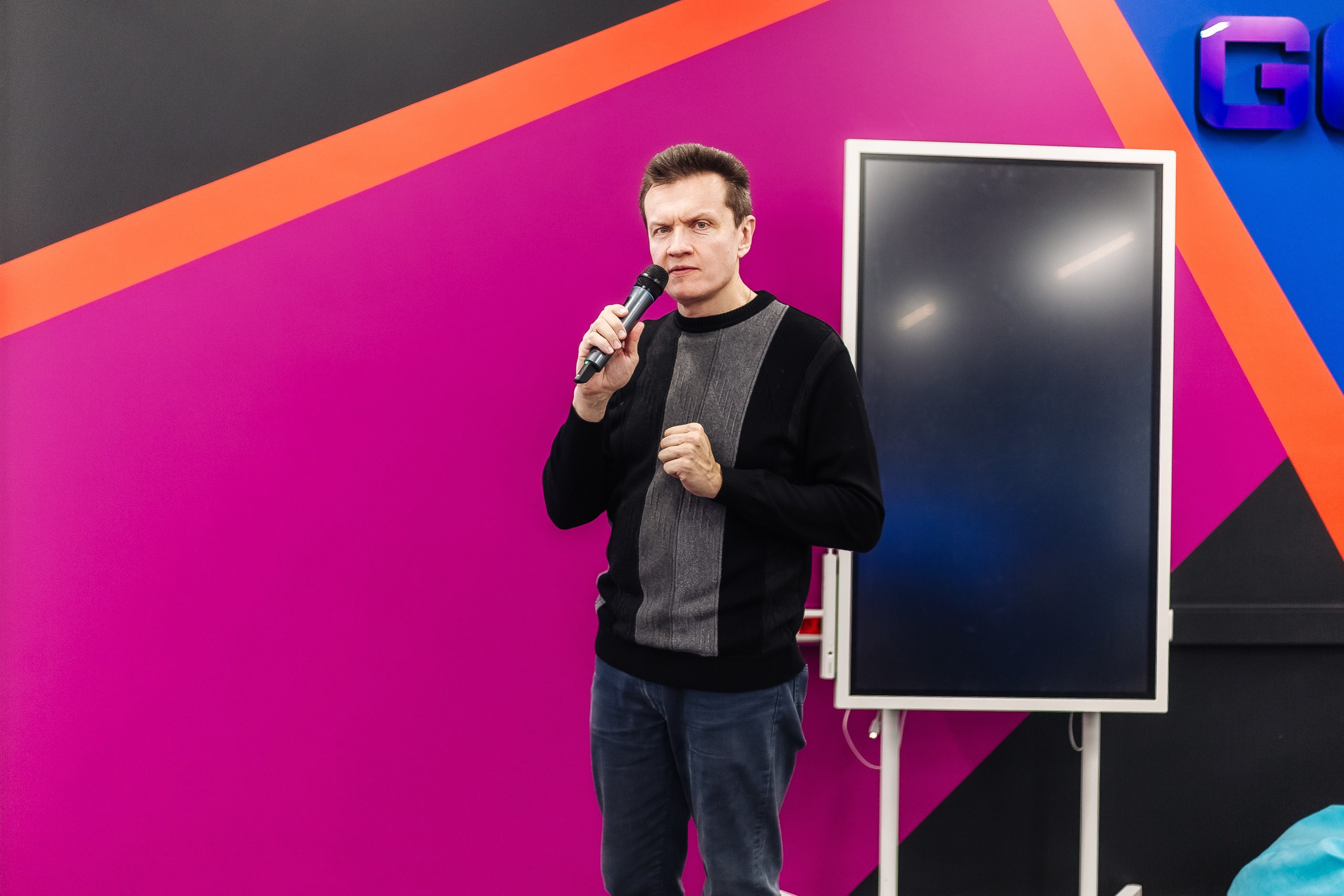 Неймарк. Лекторий. Репортажный и портретный фотограф в Нижнем Новгороде Максим Горшков