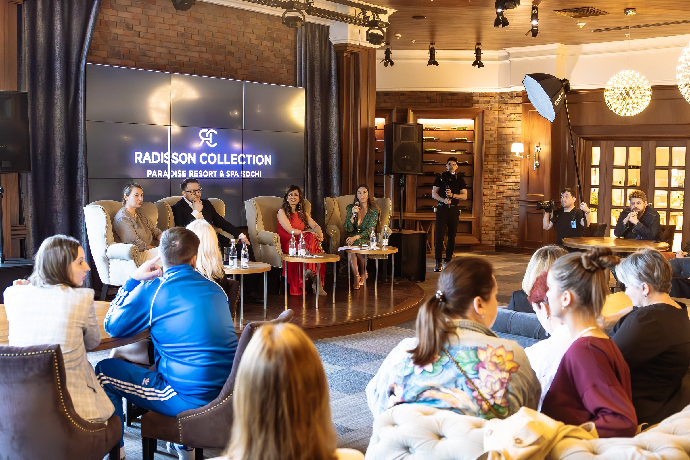 Sochi Fashion Week май 2024. Professional photographer in Sochi Victoria Joy. Teaching Photography