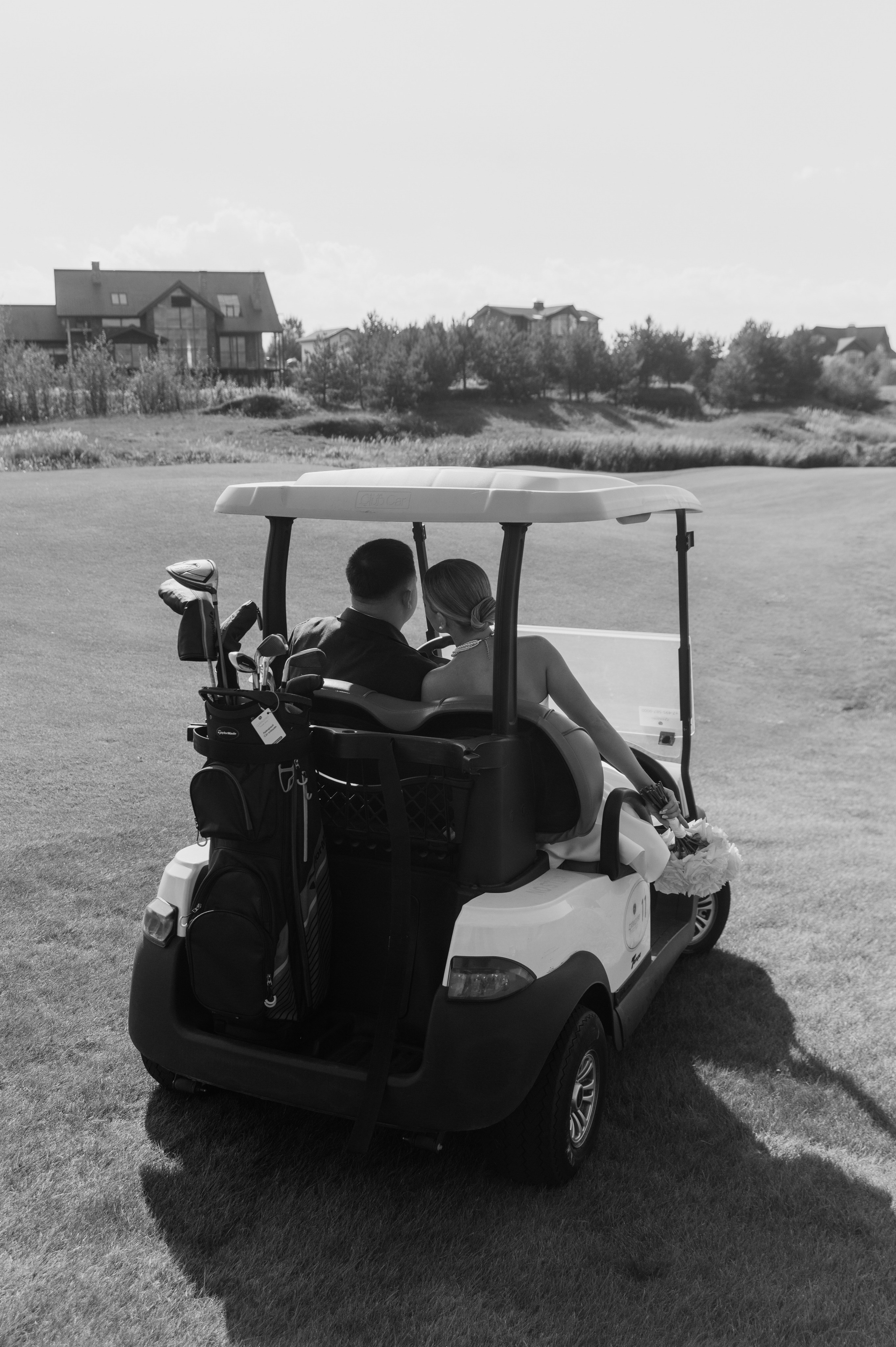 Свадебная фотосессия в Завидово гольф поле с утром невесты и красивым свадебным банкетом. Свадебный фотограф в Твери, Москве и Санкт-Петербурге Денисова Екатерина