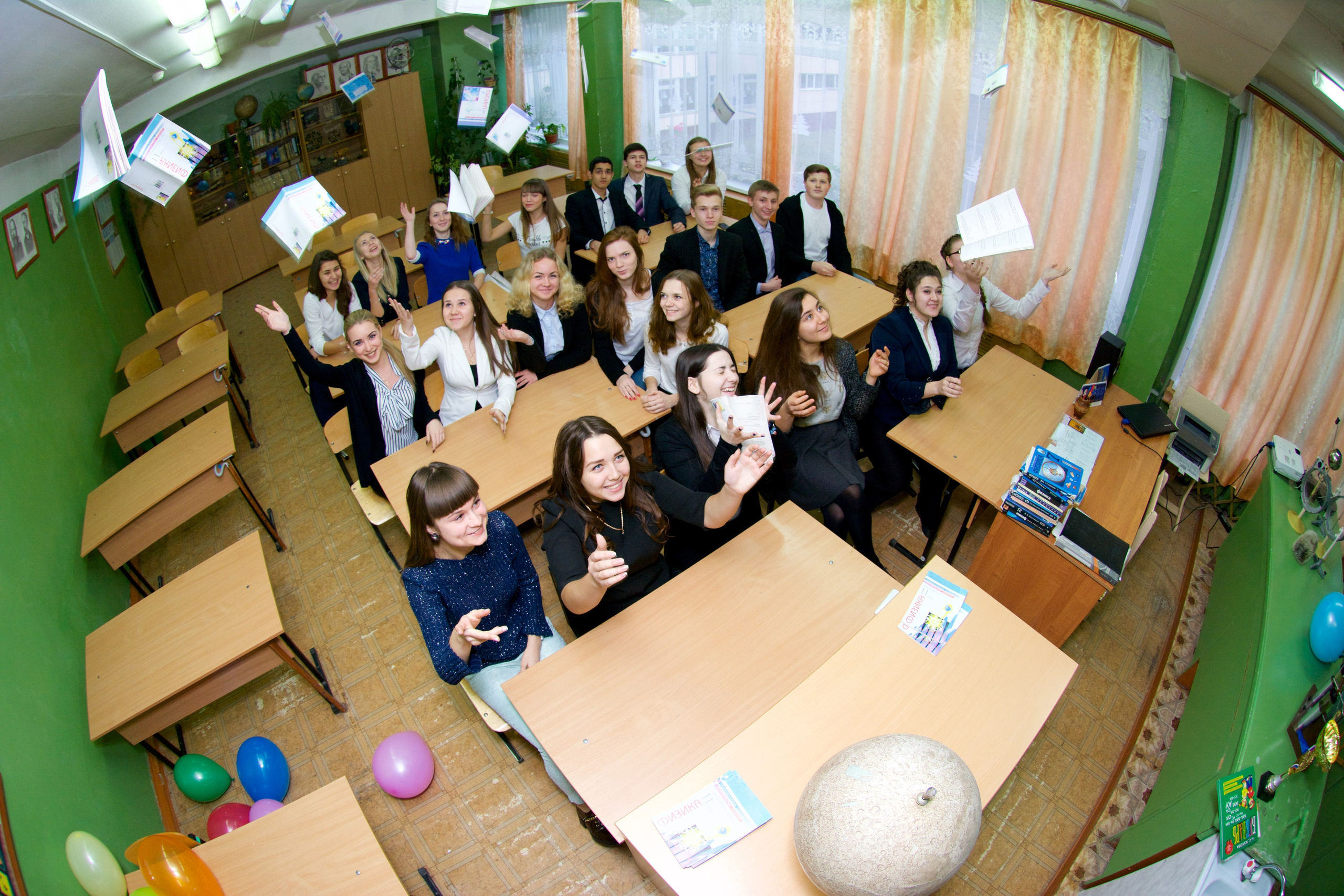 В школе. Фотосъёмка, видеосъёмка, обучение