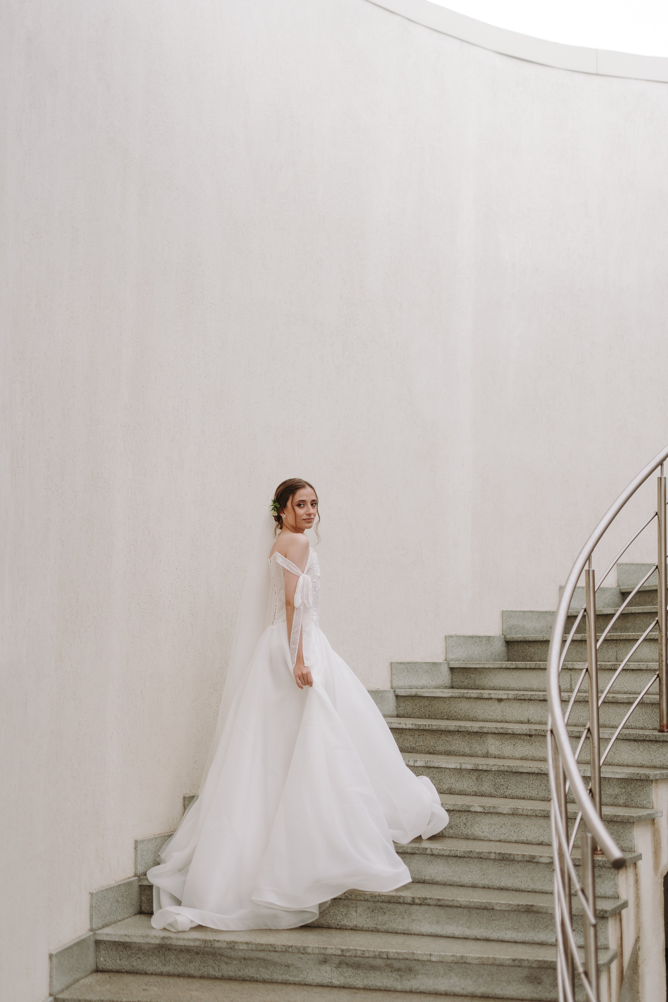 БАНКЕТНЫЙ ЗАЛ ТОРТУГА, ВЕДУЩИЙ АНДРЕЙ ОГНЕВ