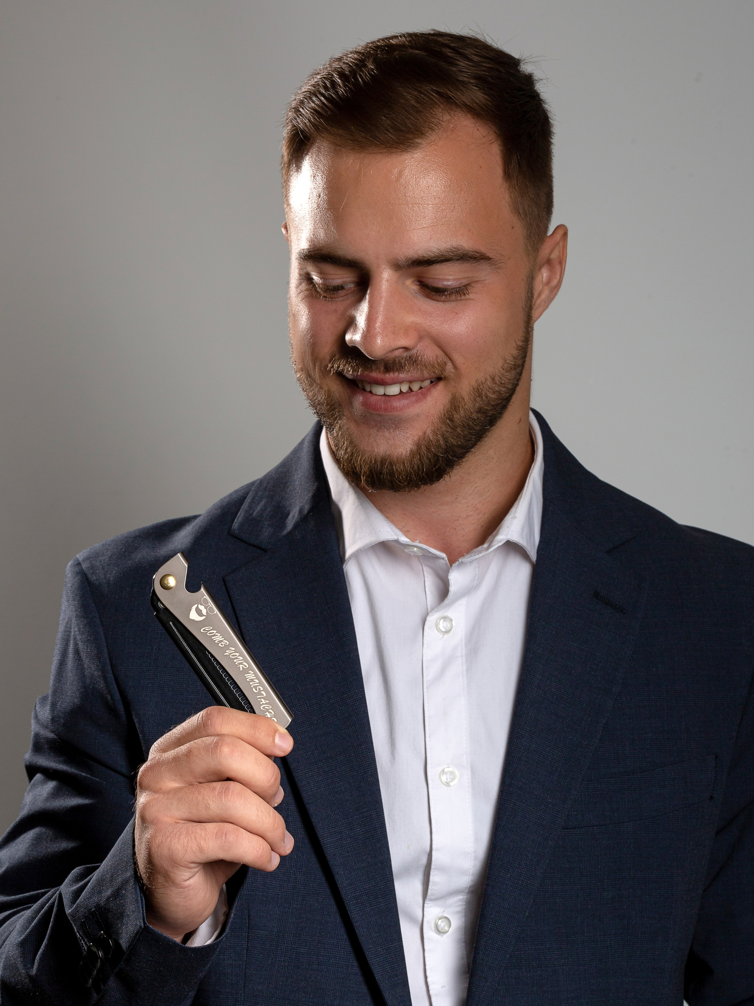 Дмитрий, 171 см, 46-48 р-р. KED Production — продакшн из СПб. Создаём фото, видео и контент, который помогает брендам и селлерам продавать больше