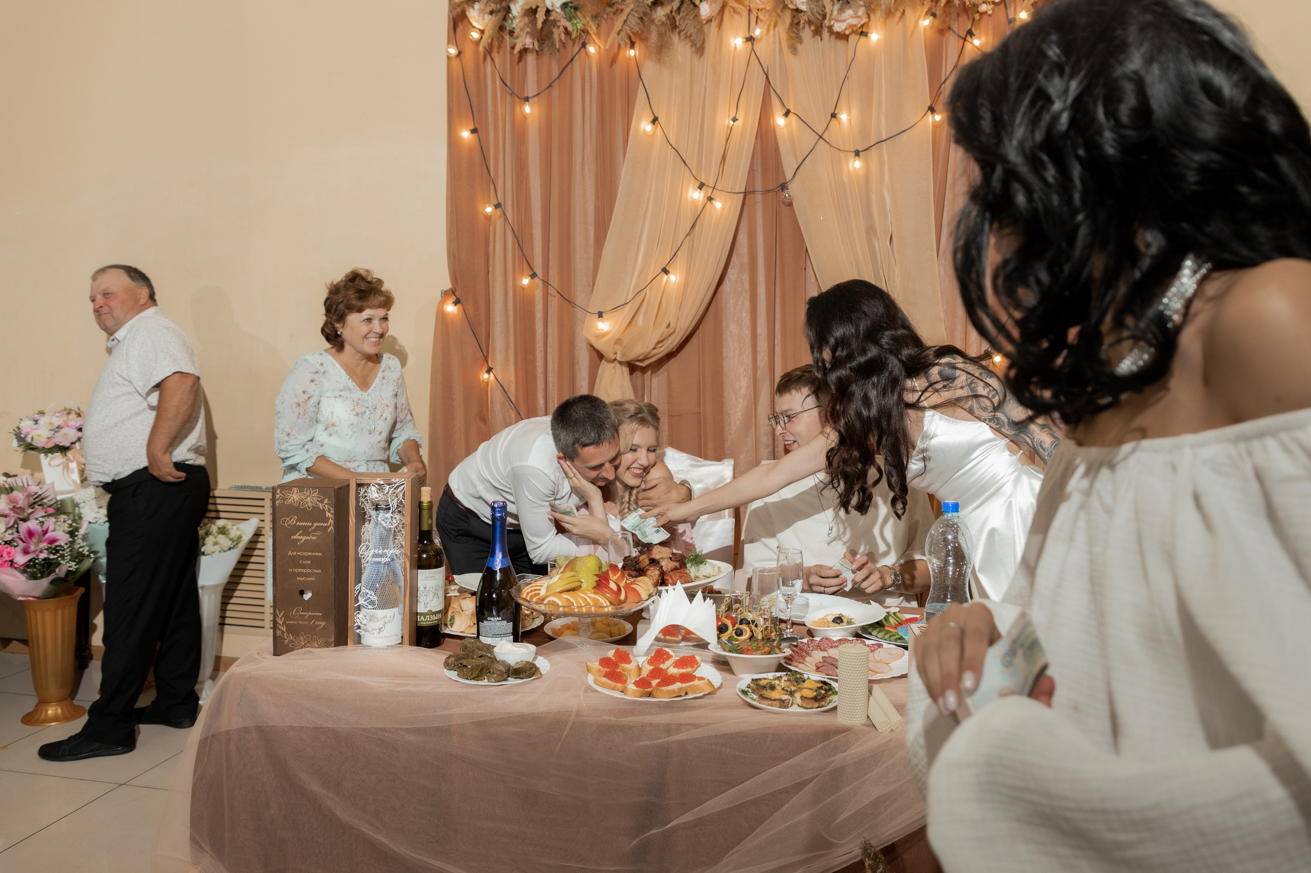 Роман и Александра (банкет). Свадебный фотограф Ангелина Сунгатулина | Саратов | Балаково | Вольск