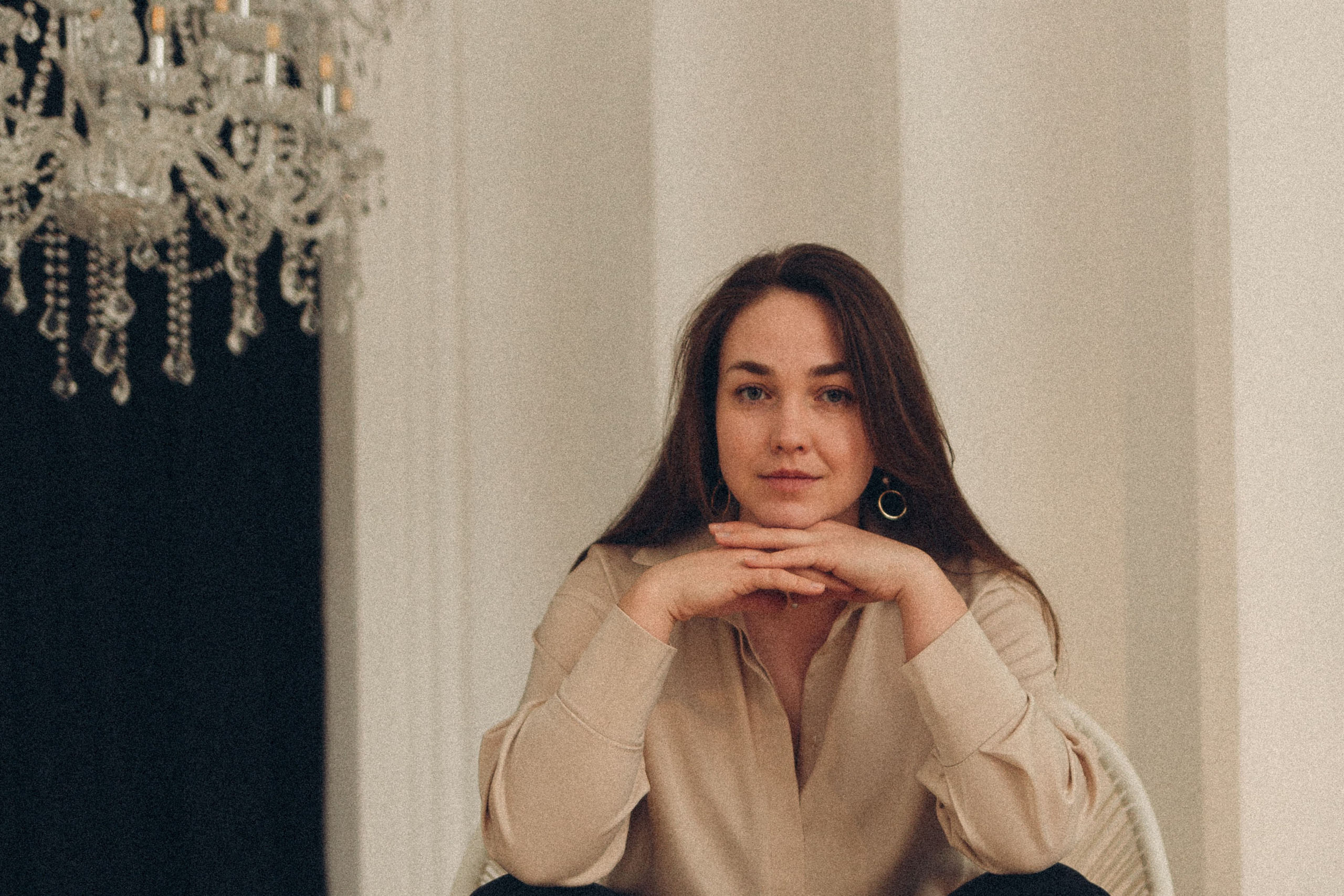 Индивидуальная фотосессия в студии Манекен в Екатеринбурге. Марина Рерих — портретный фотограф в Екатеринбурге