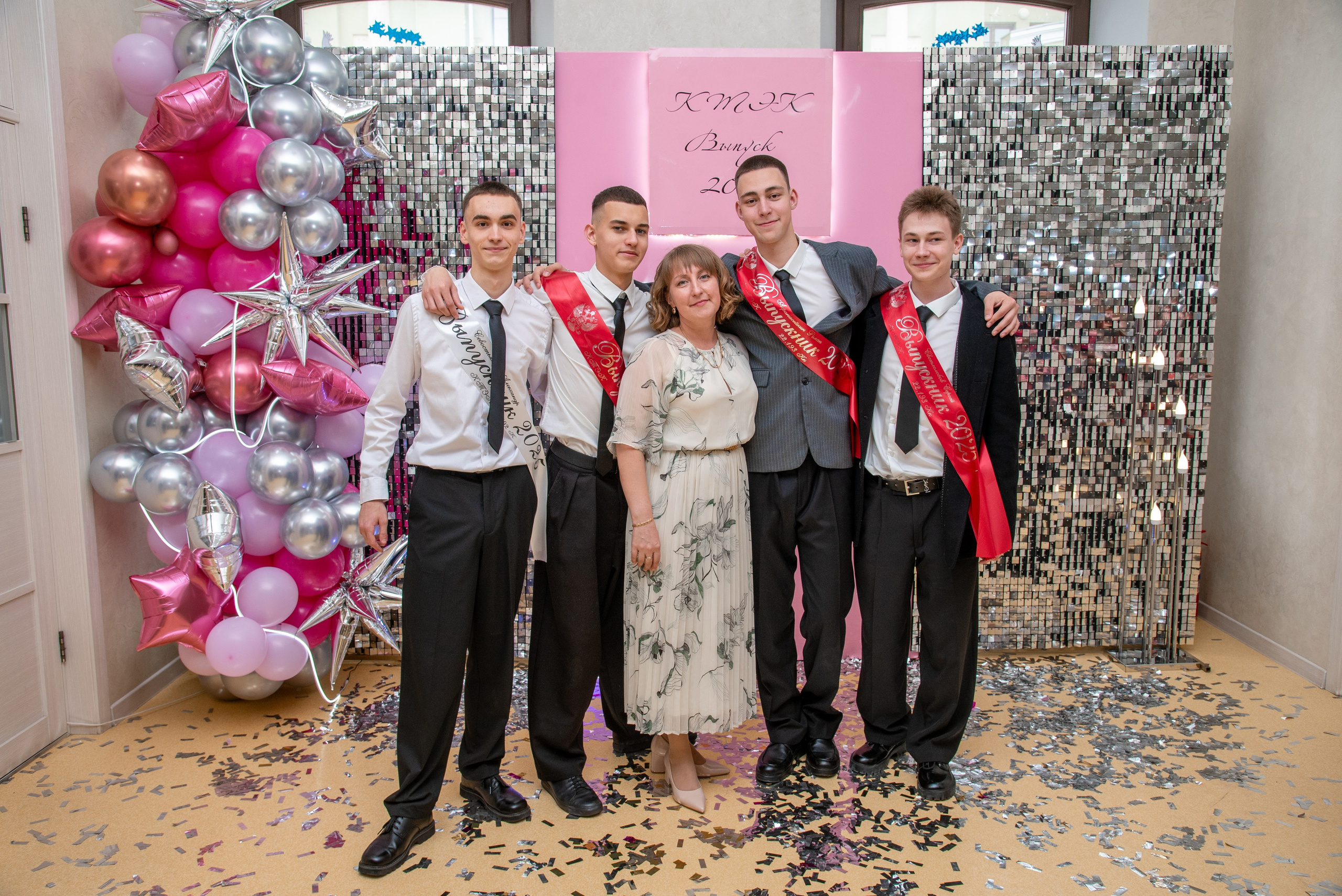 Последний звонок КТЭК (цветокор). Детский и семейный фотограф Краснодар / Сочи Сергеева Олеся