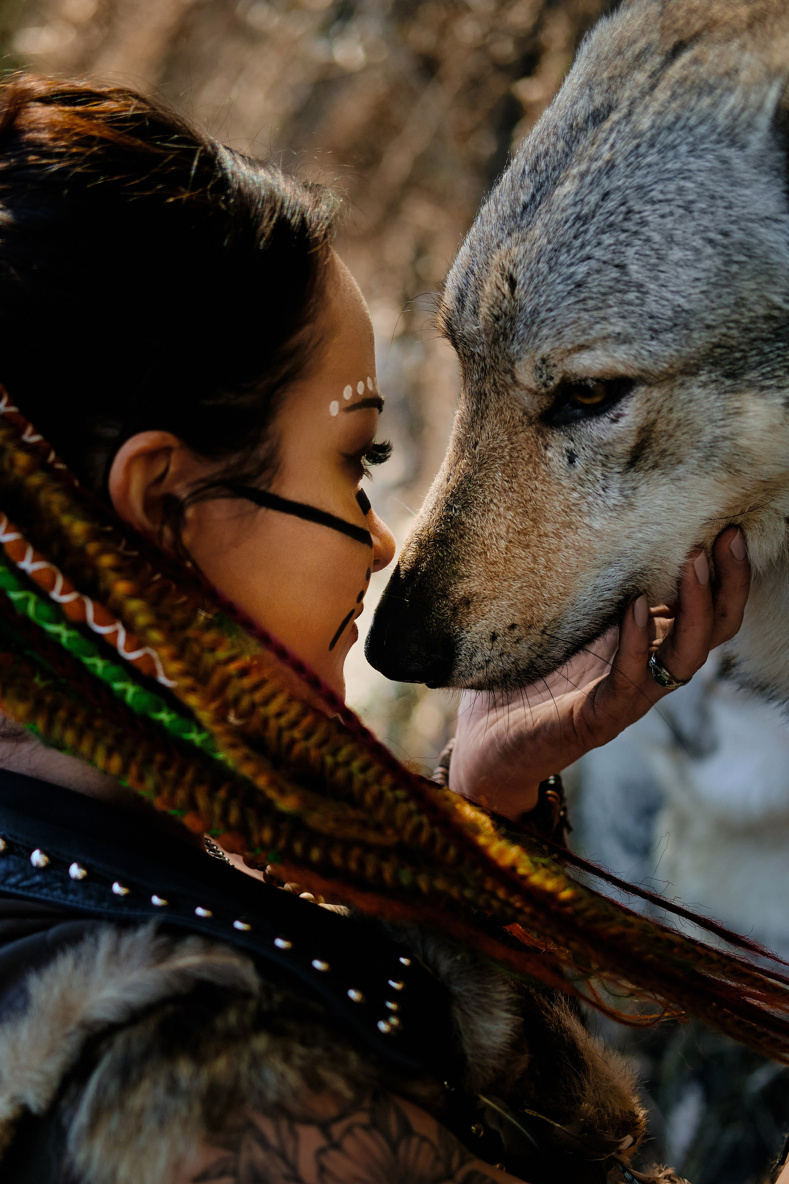 девушка с волком в профиль фотосессия в Москве