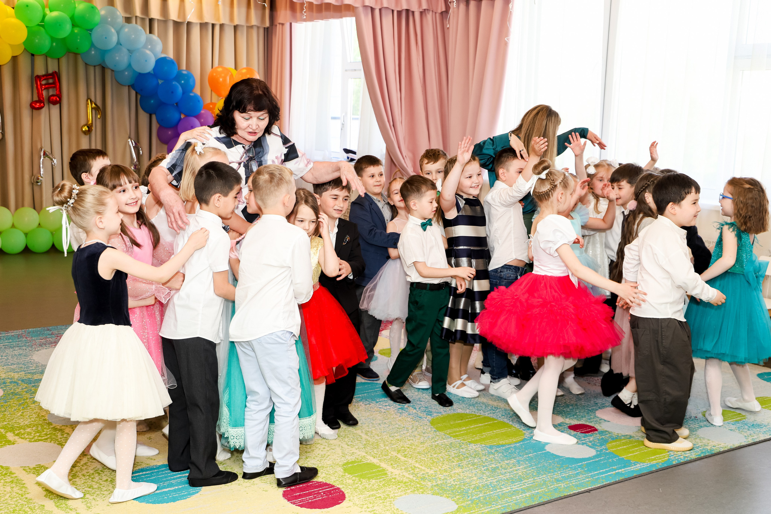 Съёмки праздников и выпускных в детских садиках и школах. Семейный и детский фотограф Эльвира Билибина
