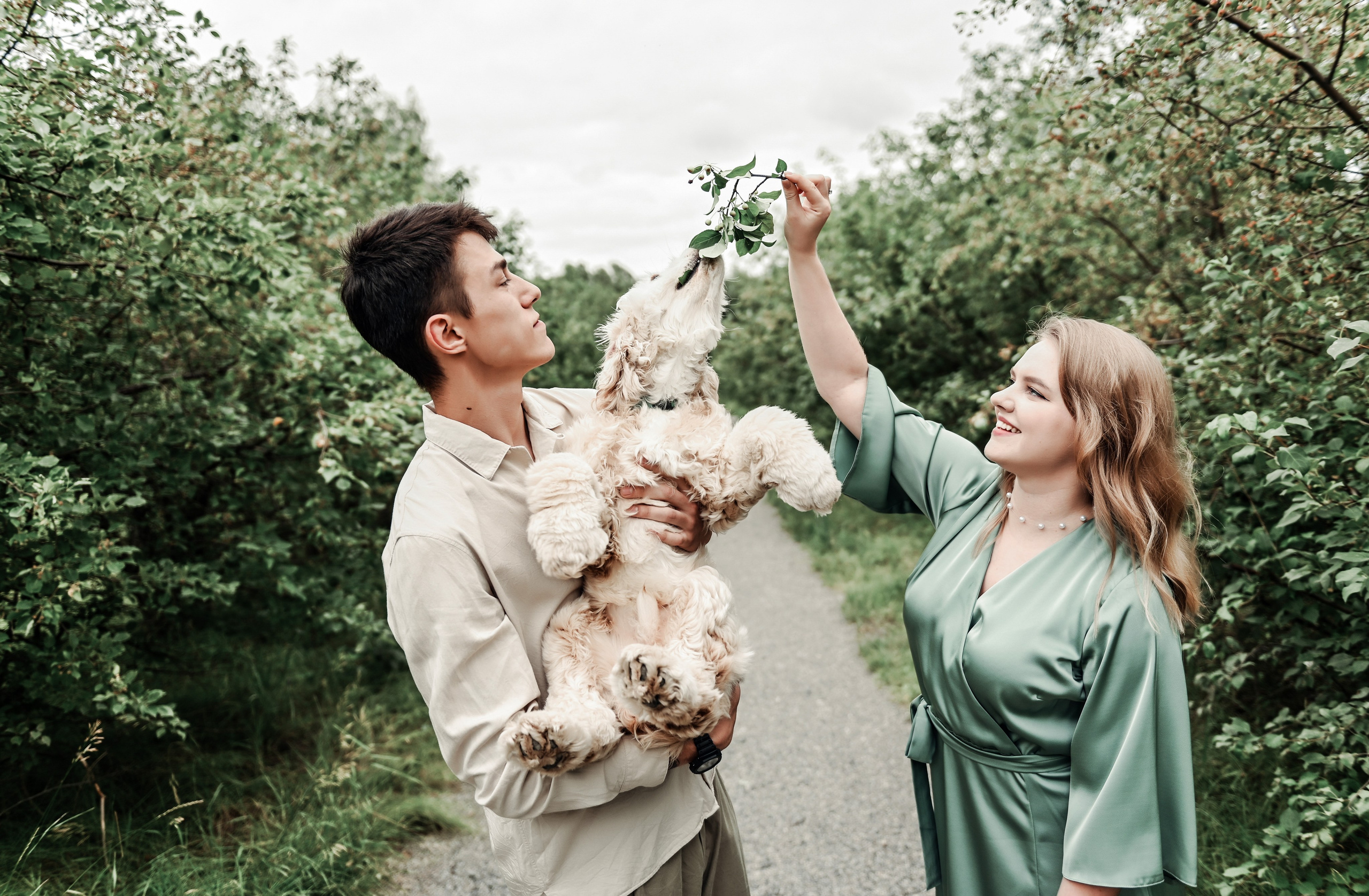 Love story прогулка вместе с песиком))). Свадебный, семейный, детский, контент фотограф в Омске Максим Ильин