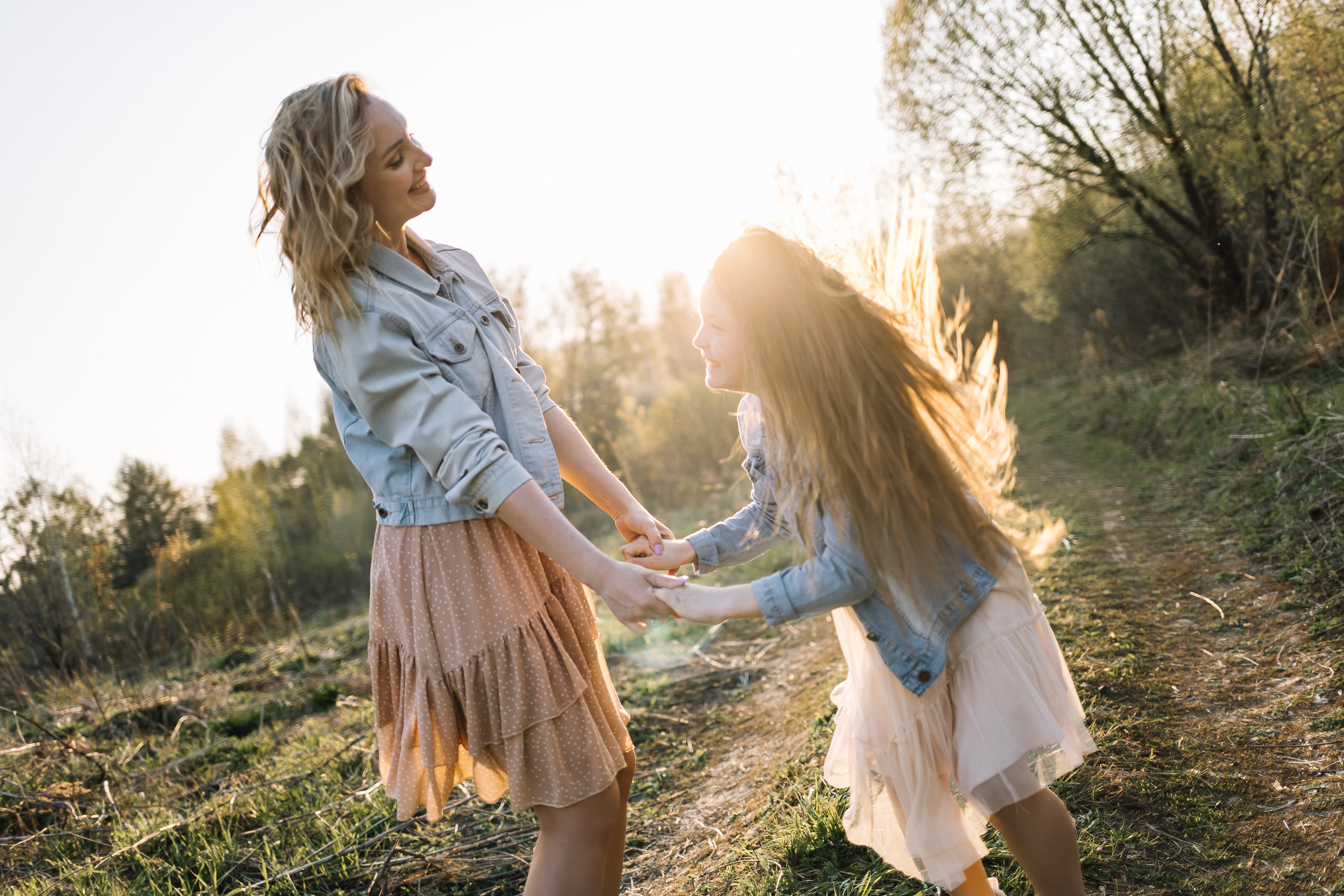 Прогулочная фотосессия для Ксюши и Дианы. Главная