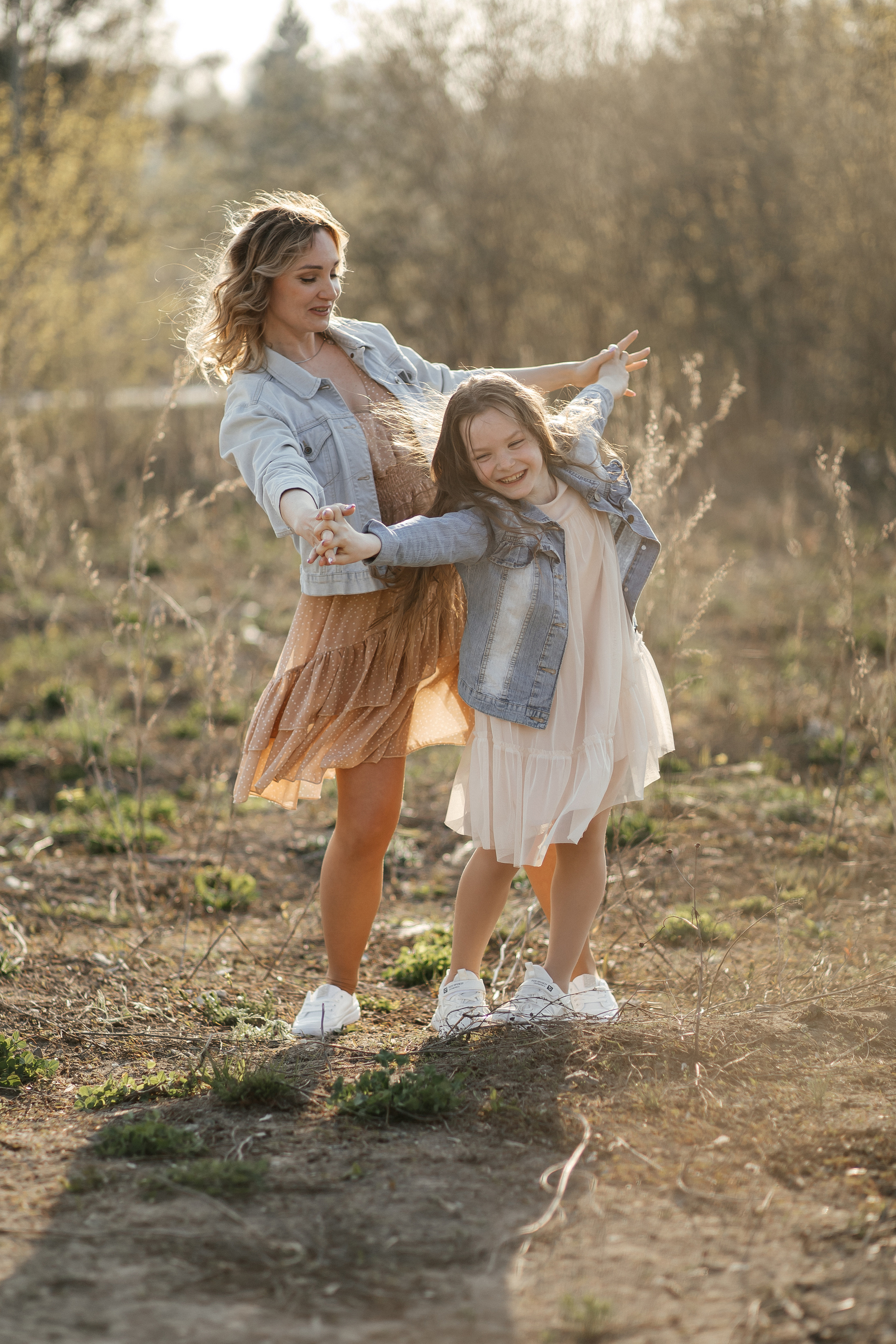 Прогулочная фотосессия для Ксюши и Дианы. Главная