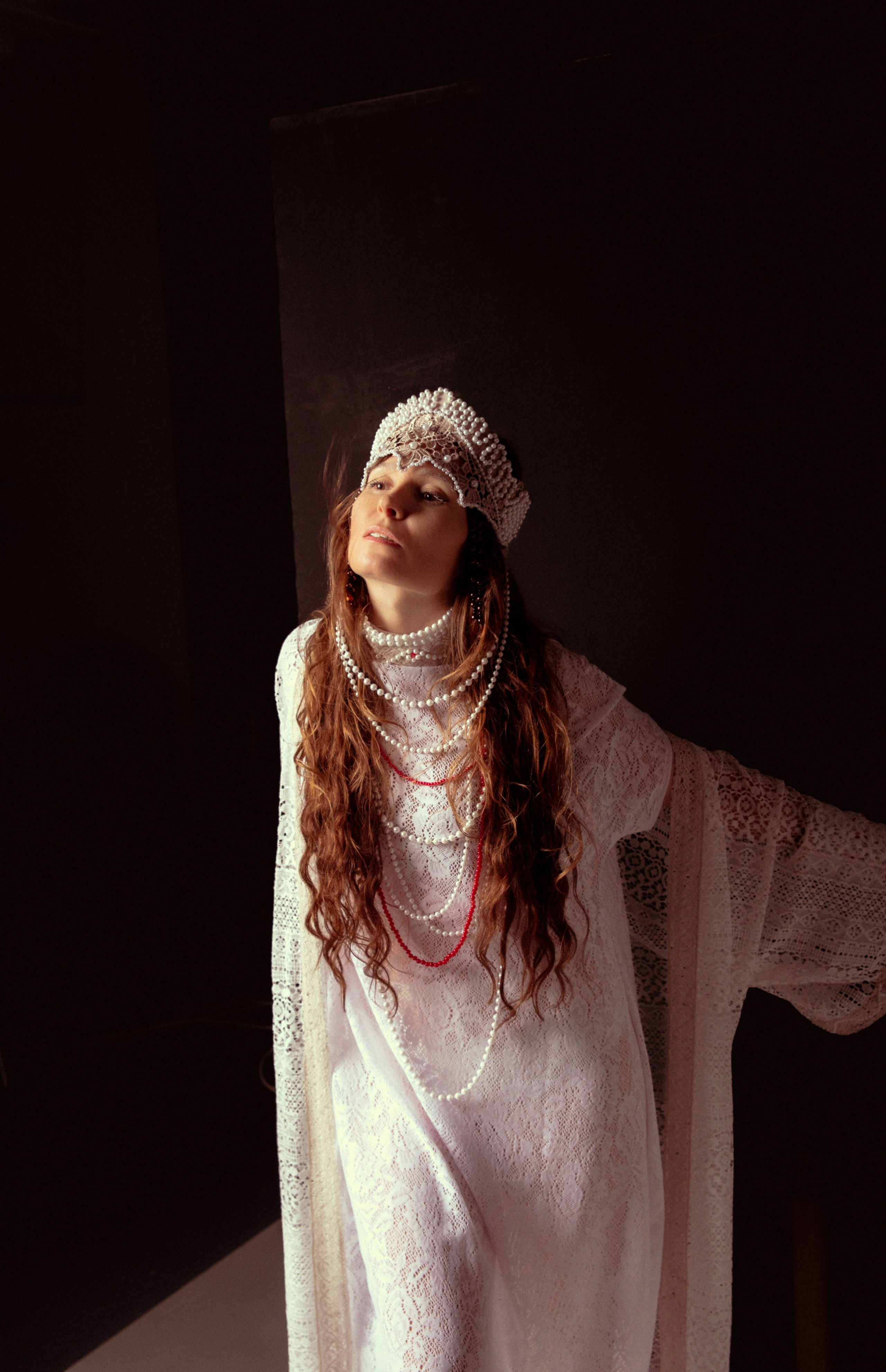 Наталья в образе Царевны — Лебедь. Детский и семейный фотограф в Твери Анастасия Соловьева