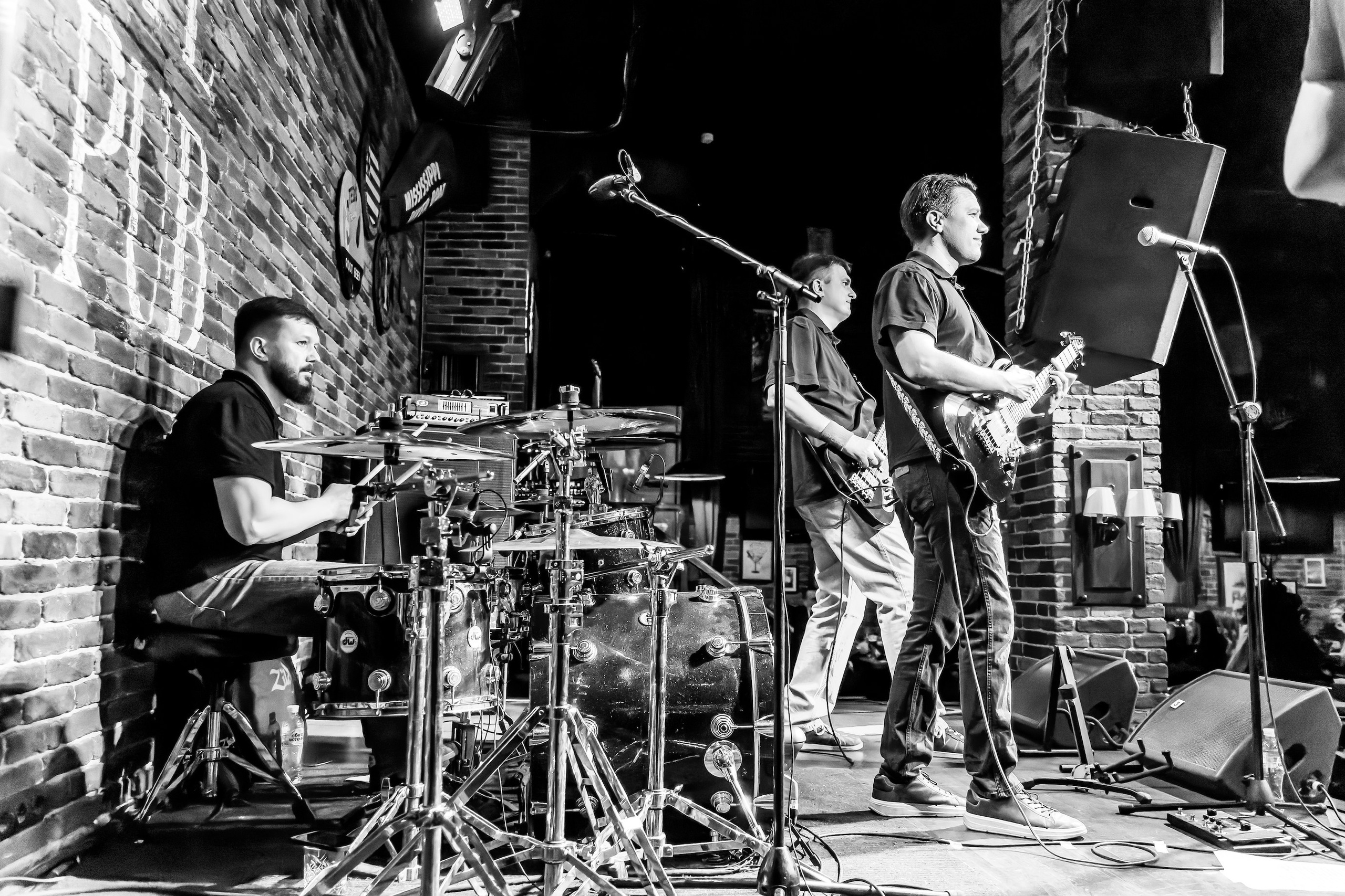 LifePub 29.03.2023. Московская кавер-группа BankBand